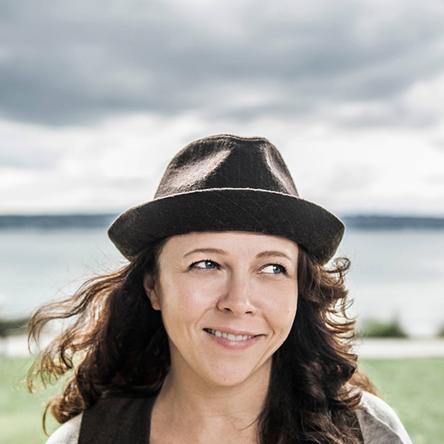 Denise Jones photo