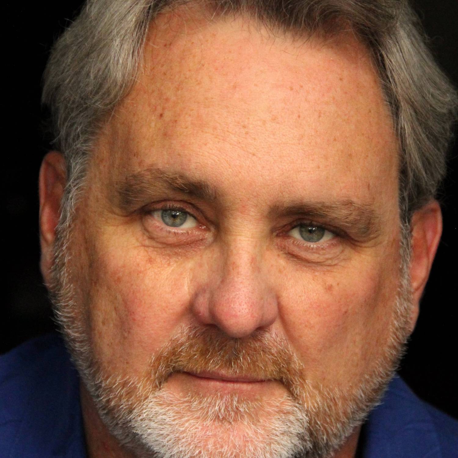 Beau Holden photo