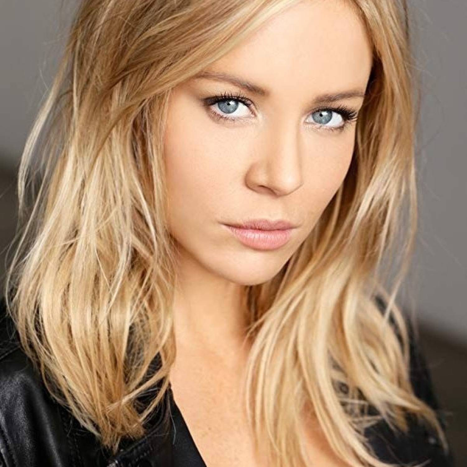 Tara Holt photo