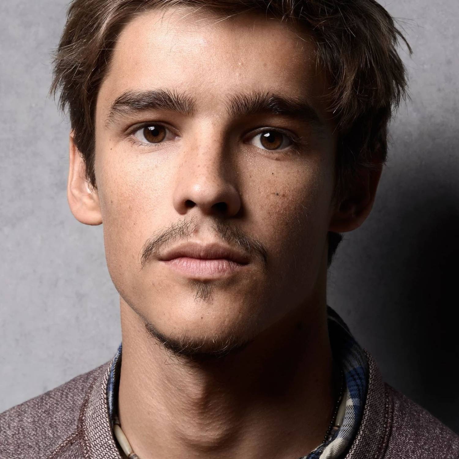 Brenton Thwaites photo