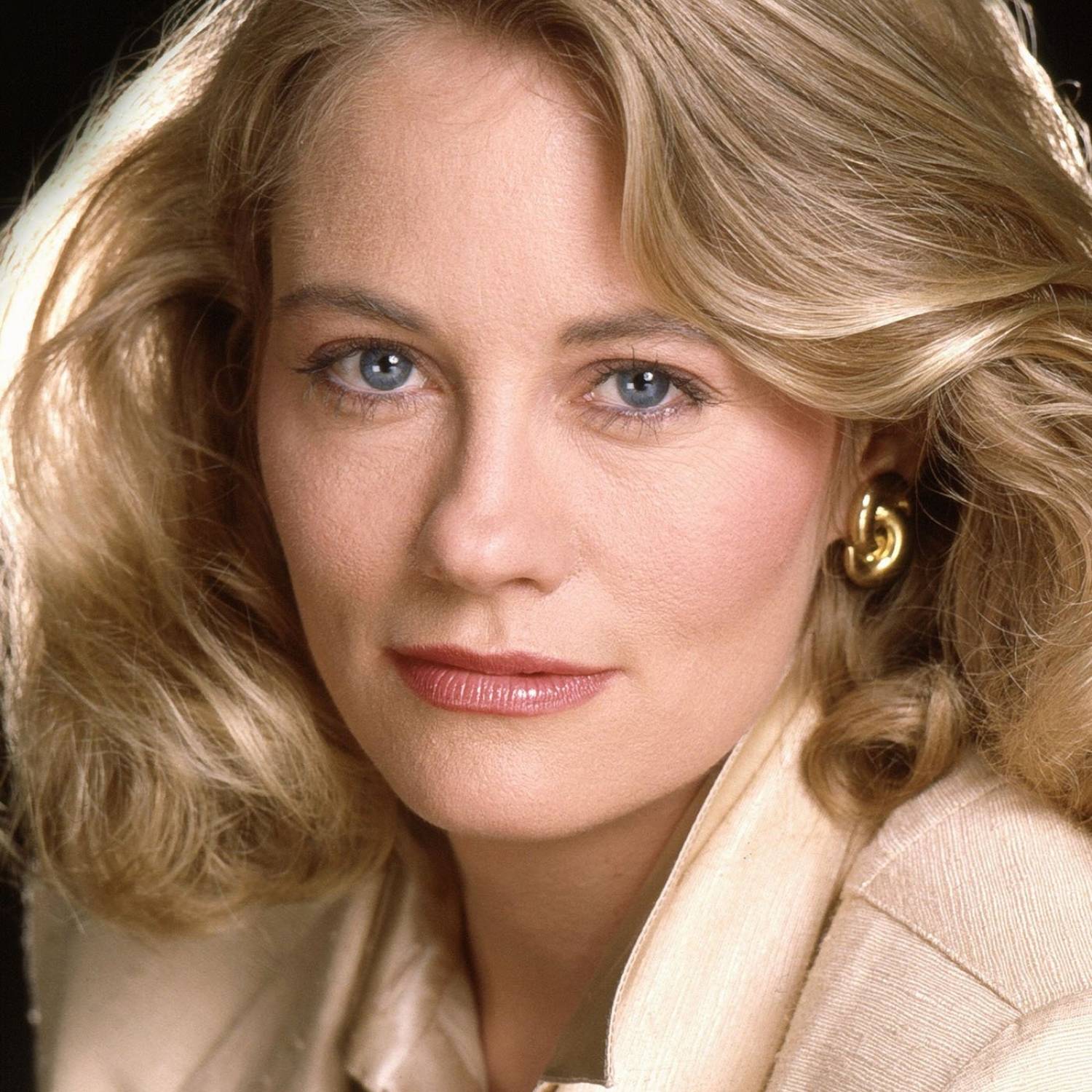 Cybill Shepherd photo