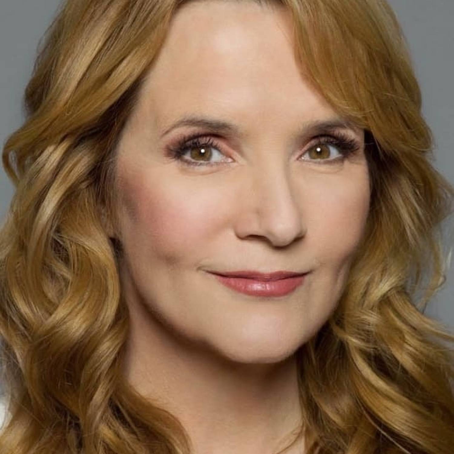 Lea Thompson photo