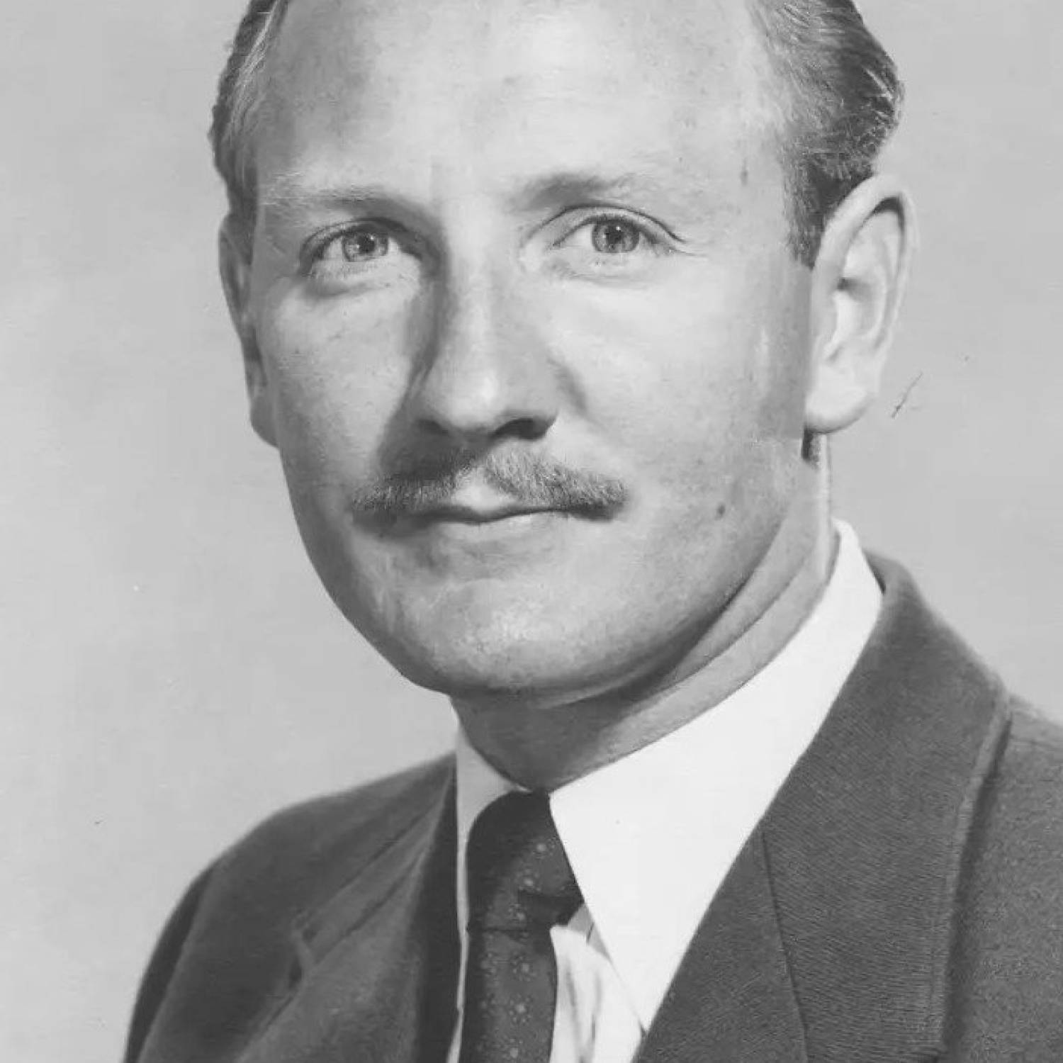 Leslie Phillips photo