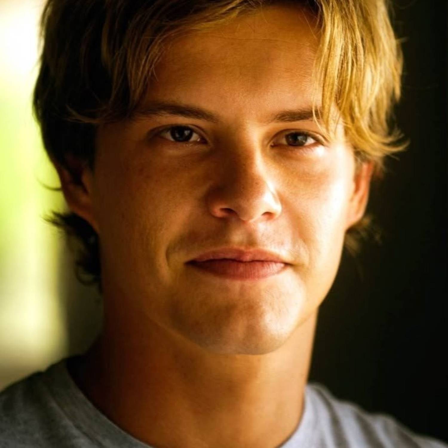 Xavier Samuel photo