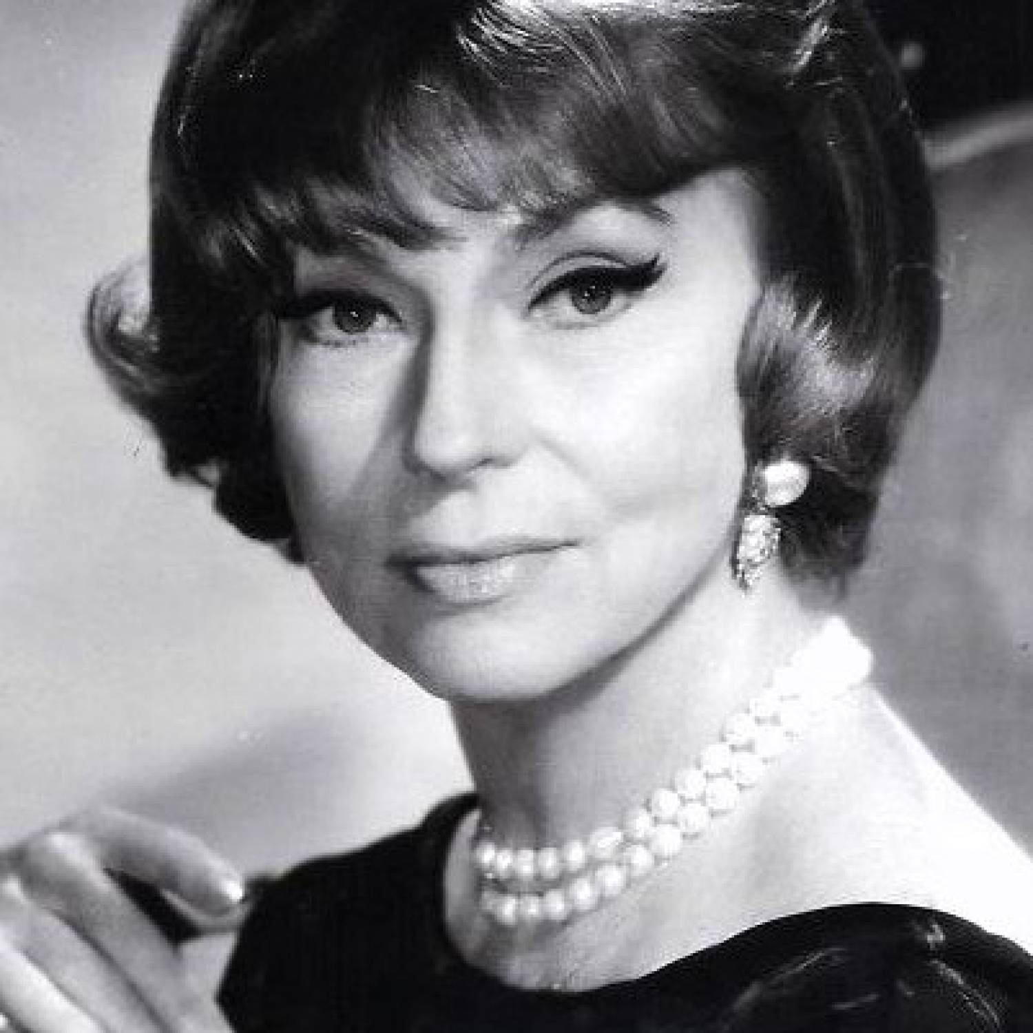 Agnes Moorehead photo