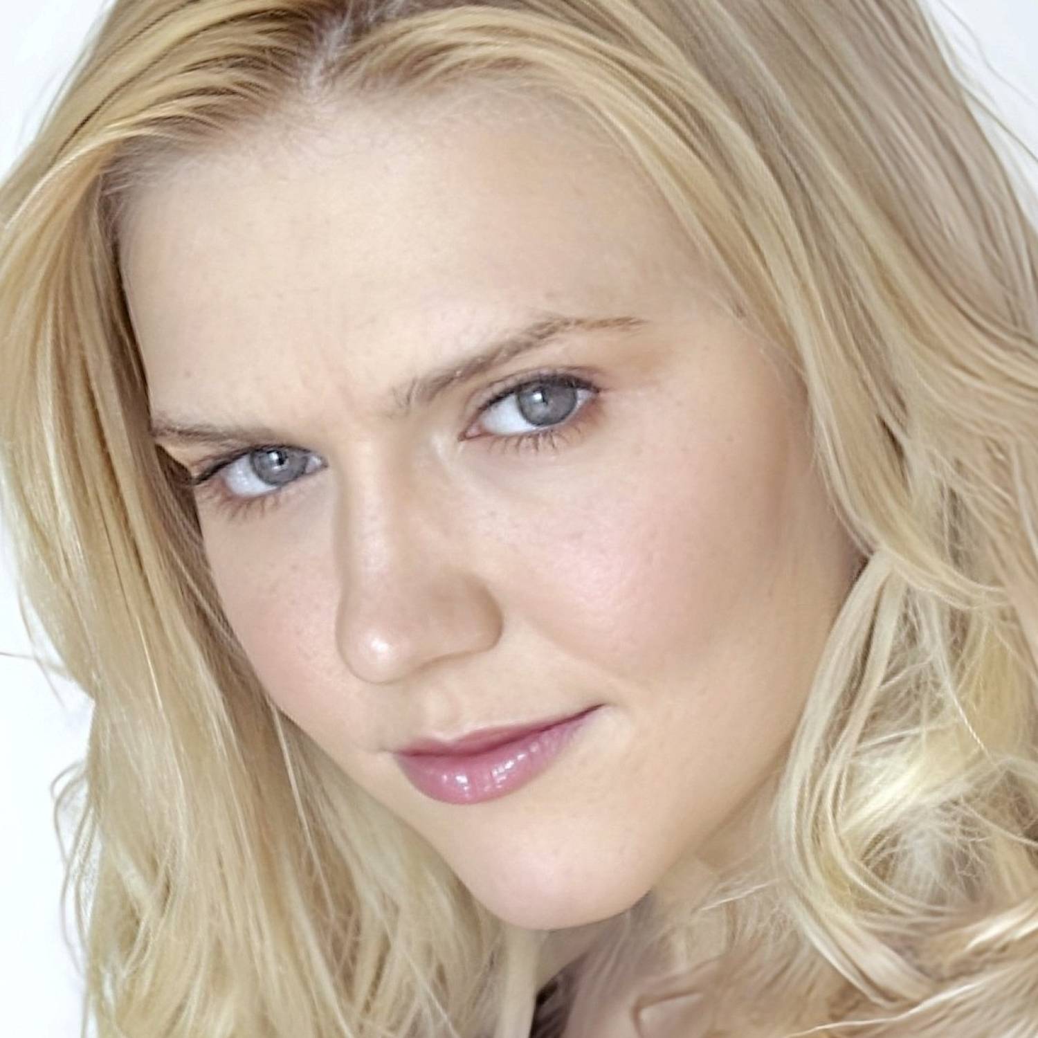 Dominique Swain photo