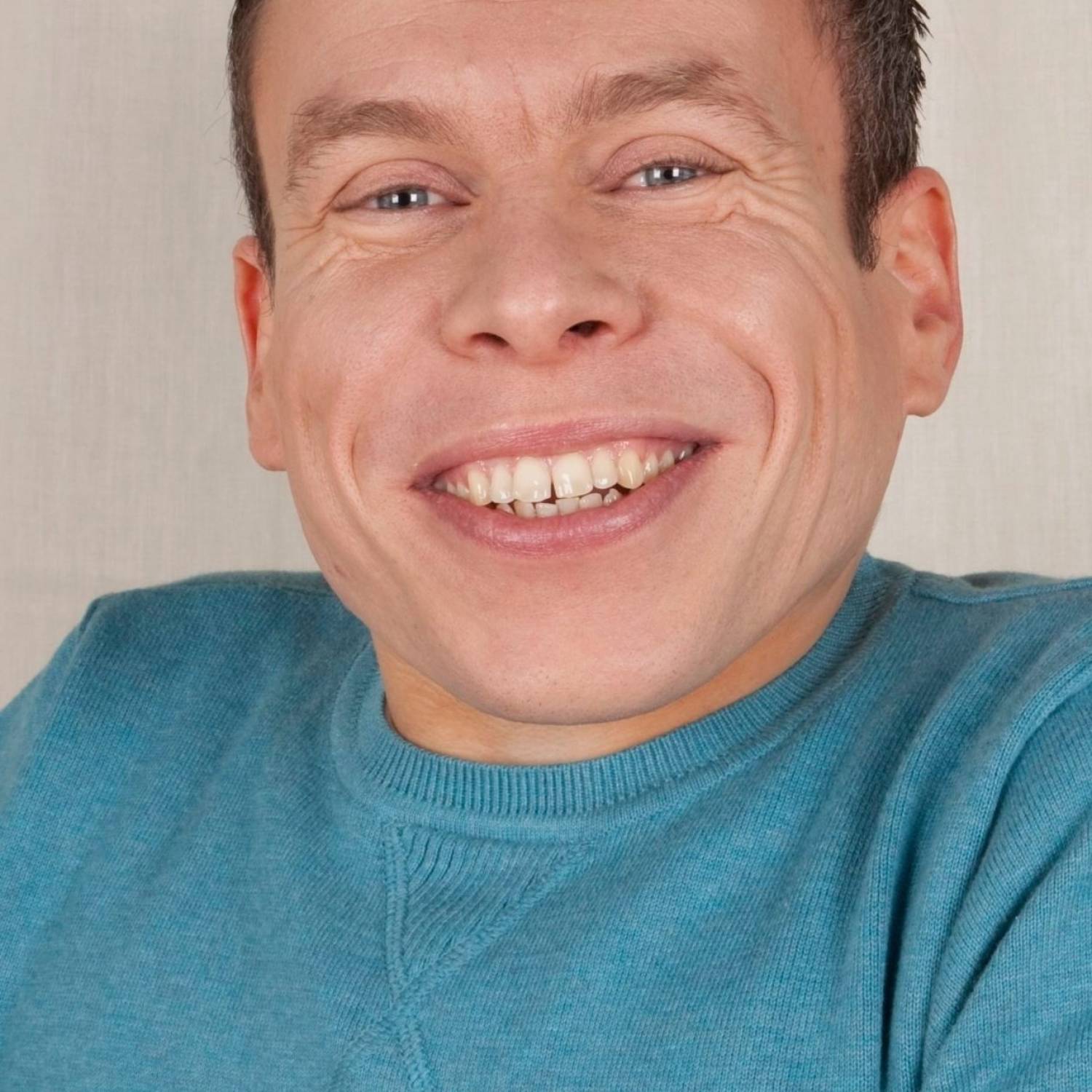 Warwick Davis photo