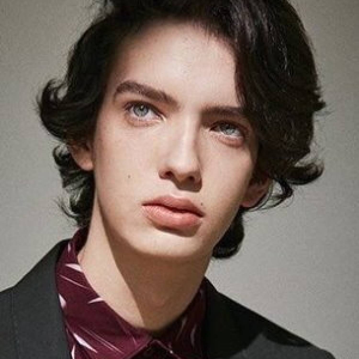Kodi Smit-McPhee photo