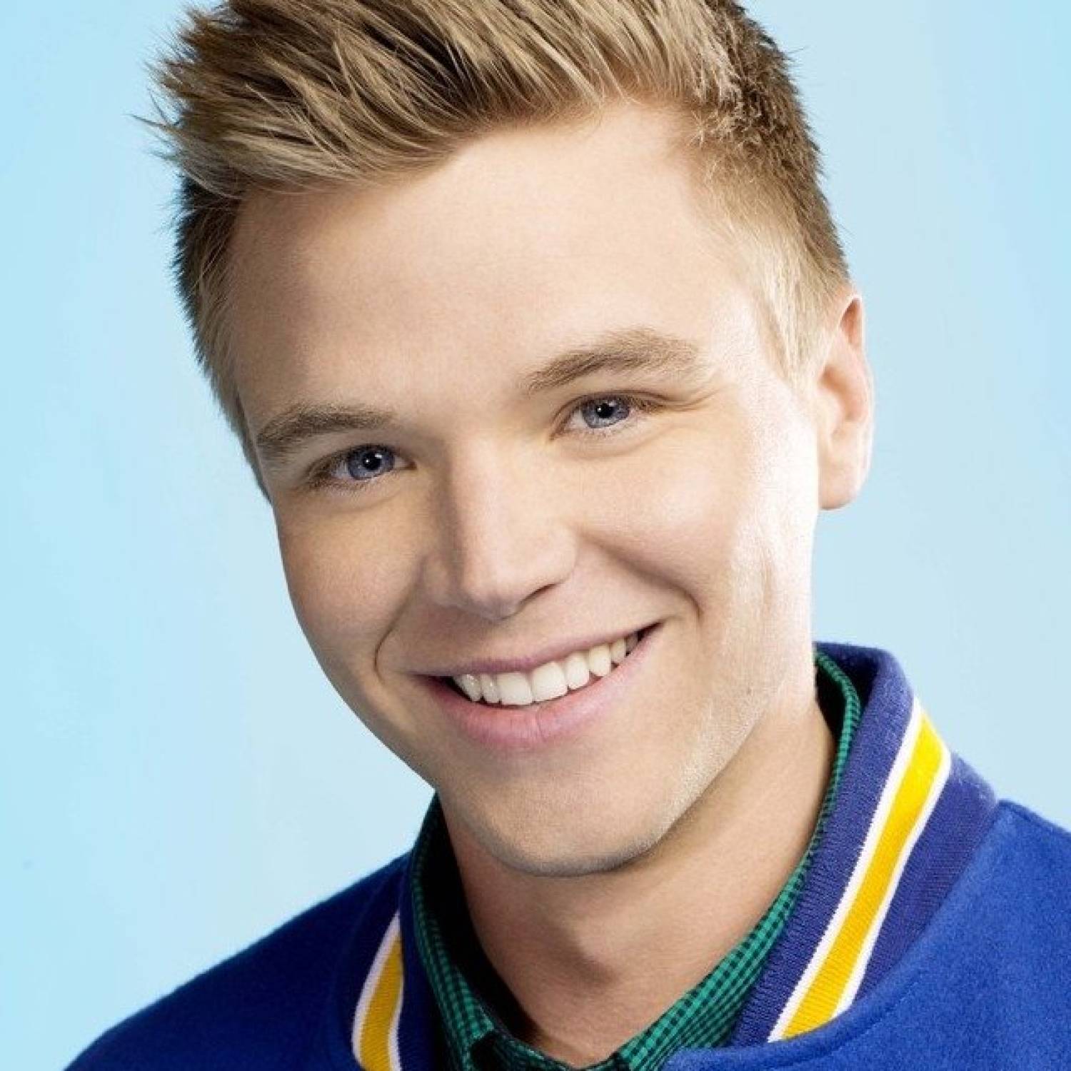 Brett Davern photo