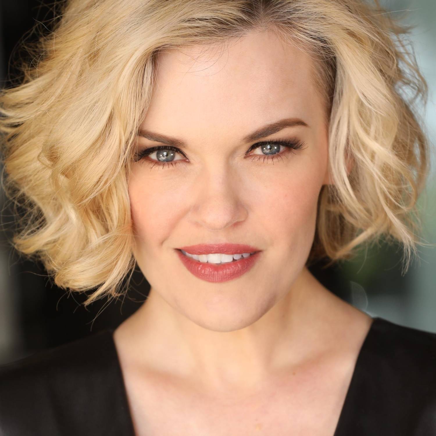 Kari Wahlgren photo