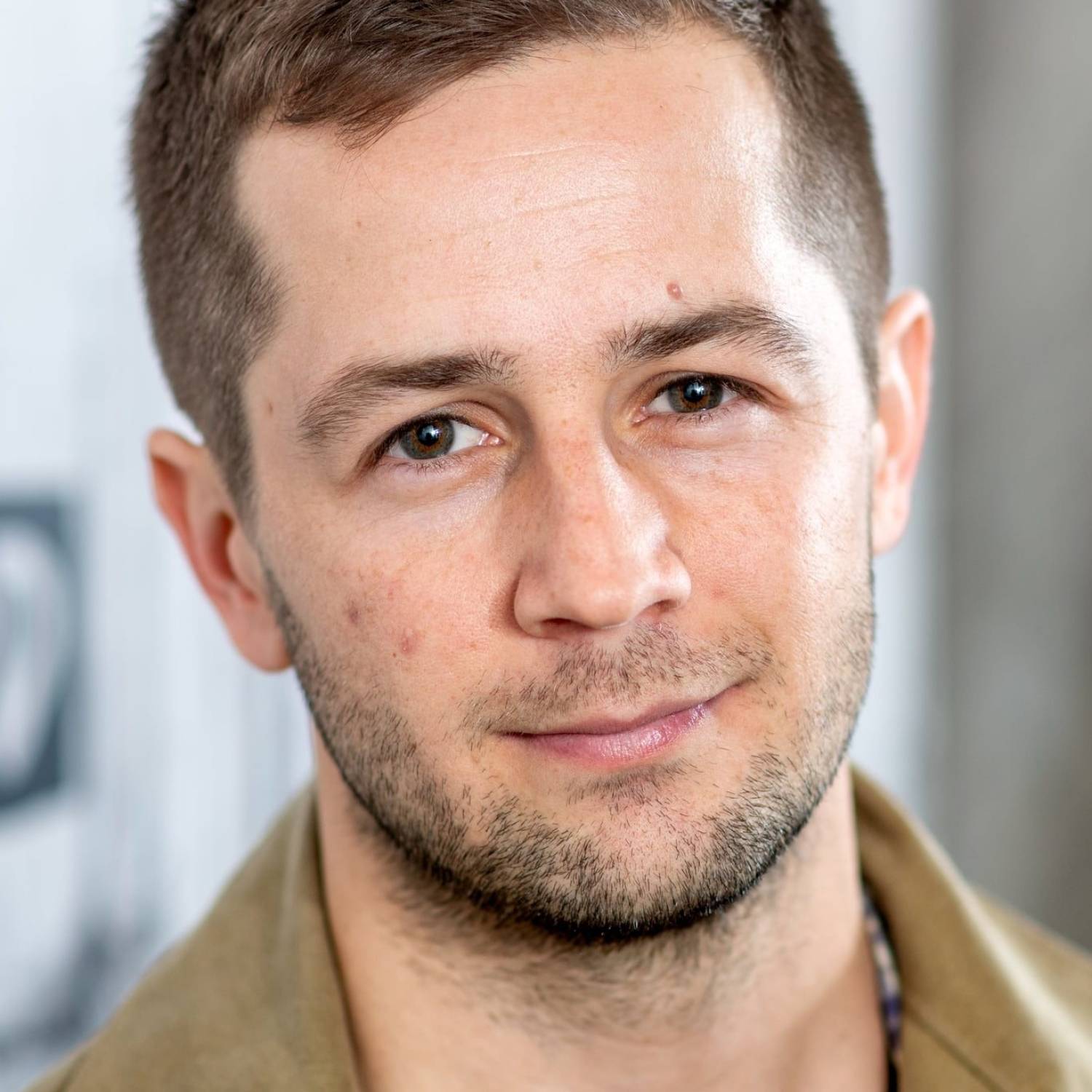 Michael Angarano photo
