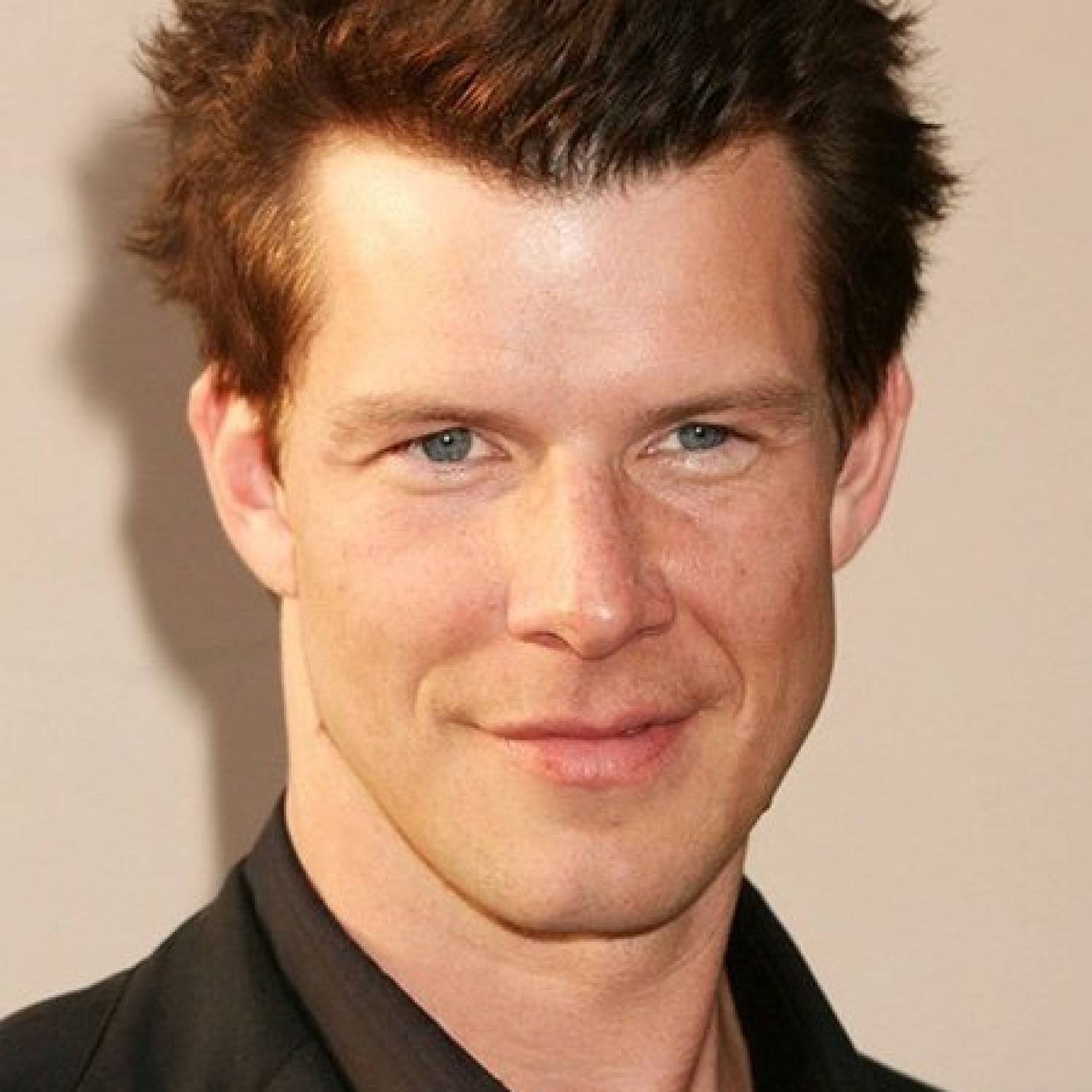 Eric Mabius photo