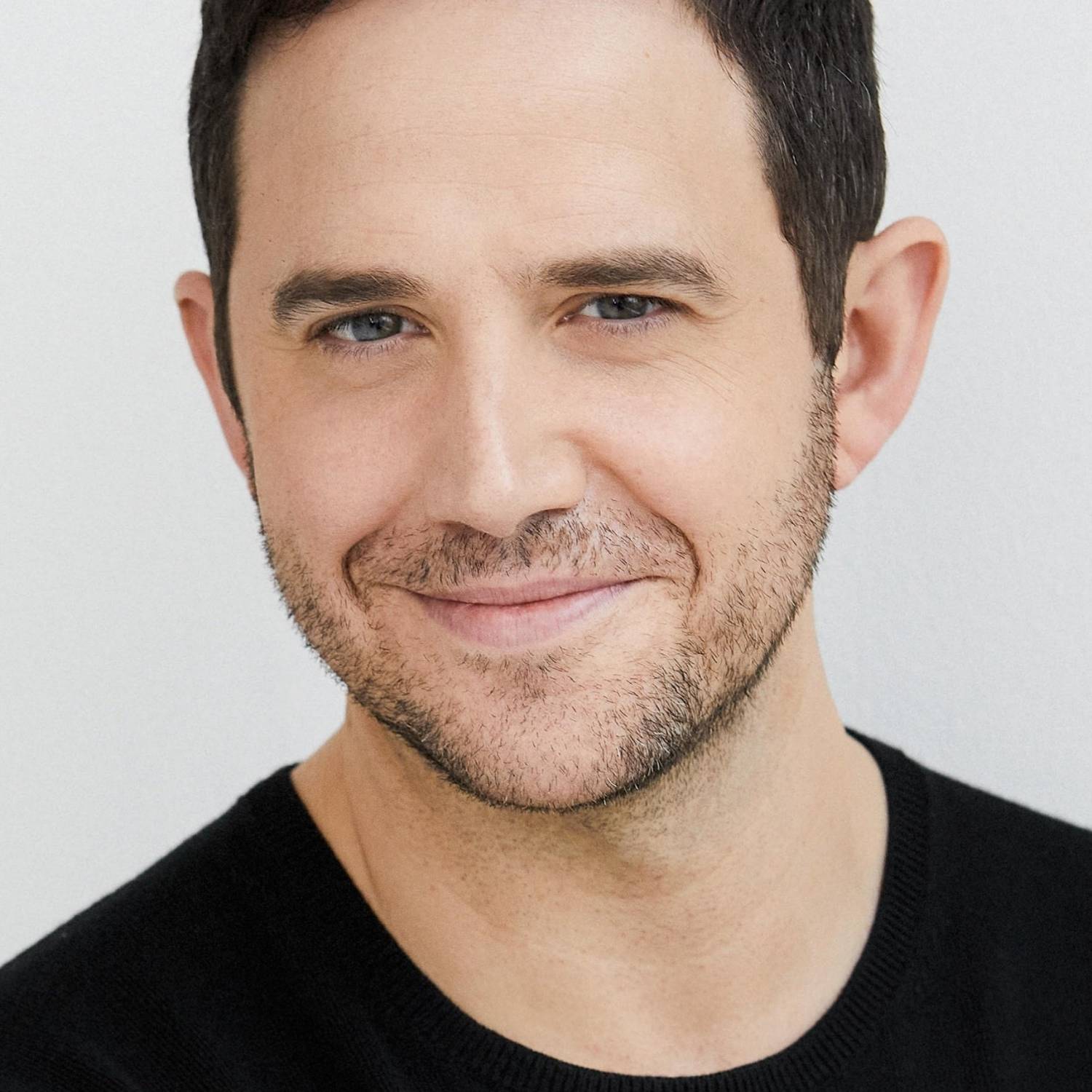 Santino Fontana photo