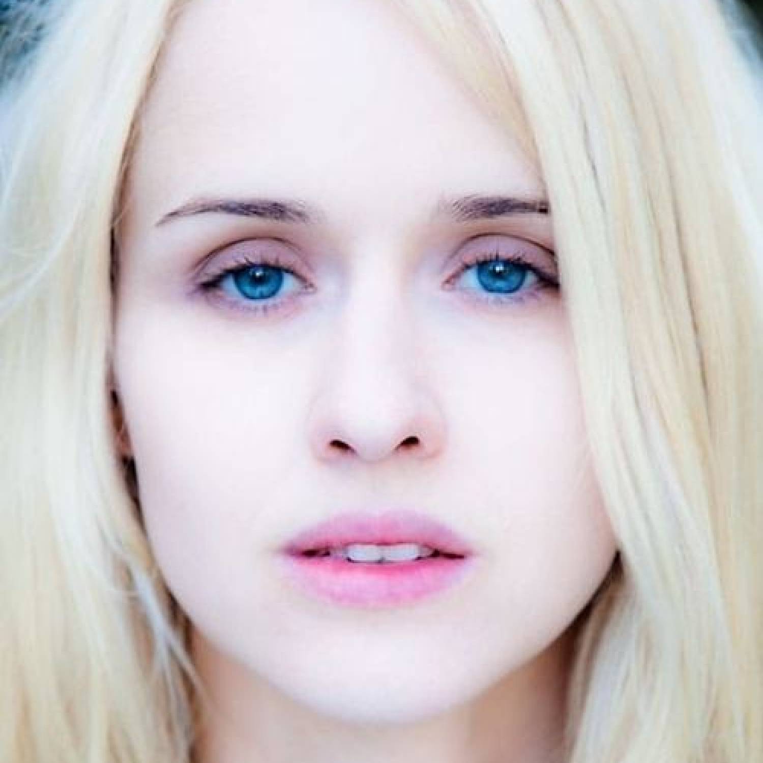 Lisa Henni photo