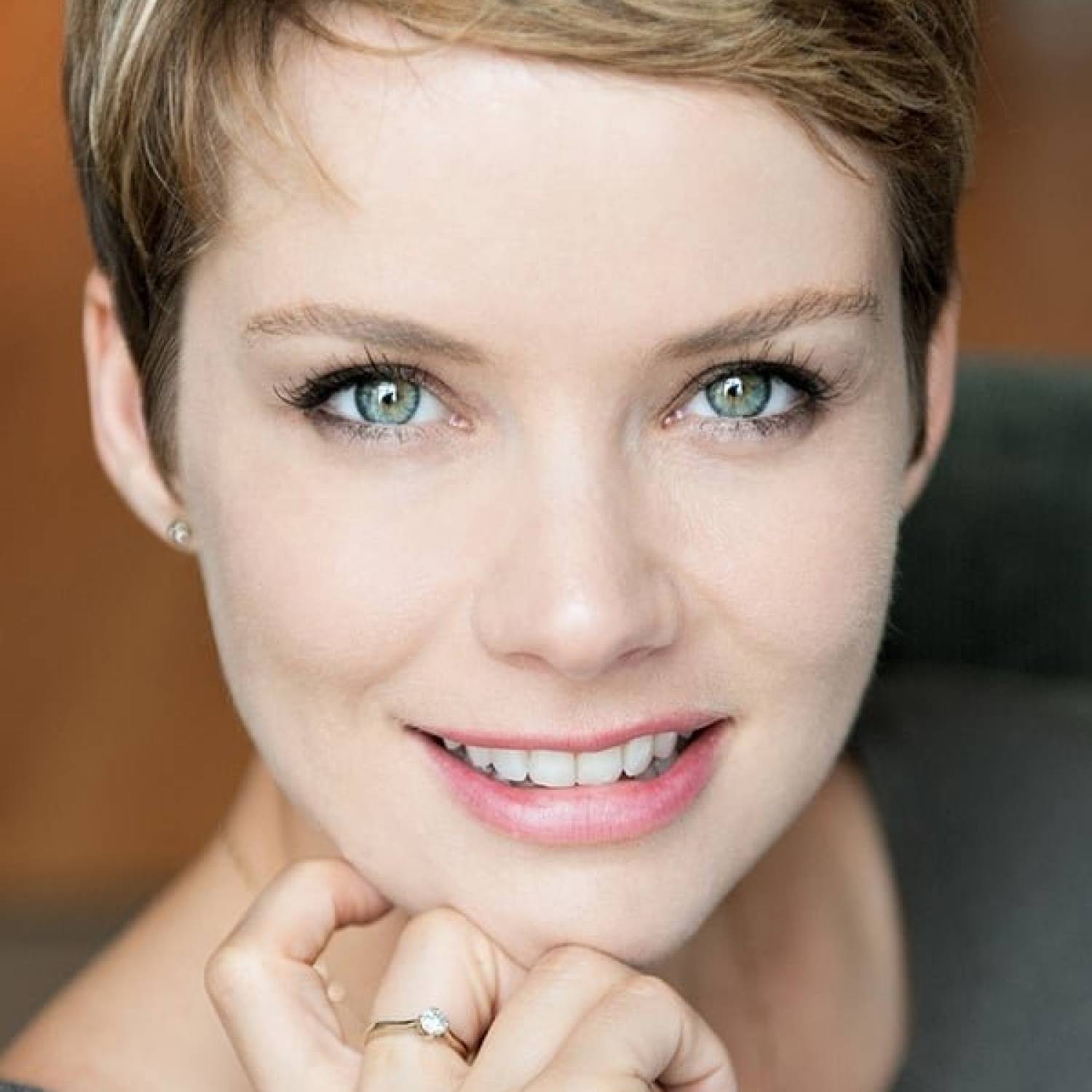 Andrea Osvárt photo