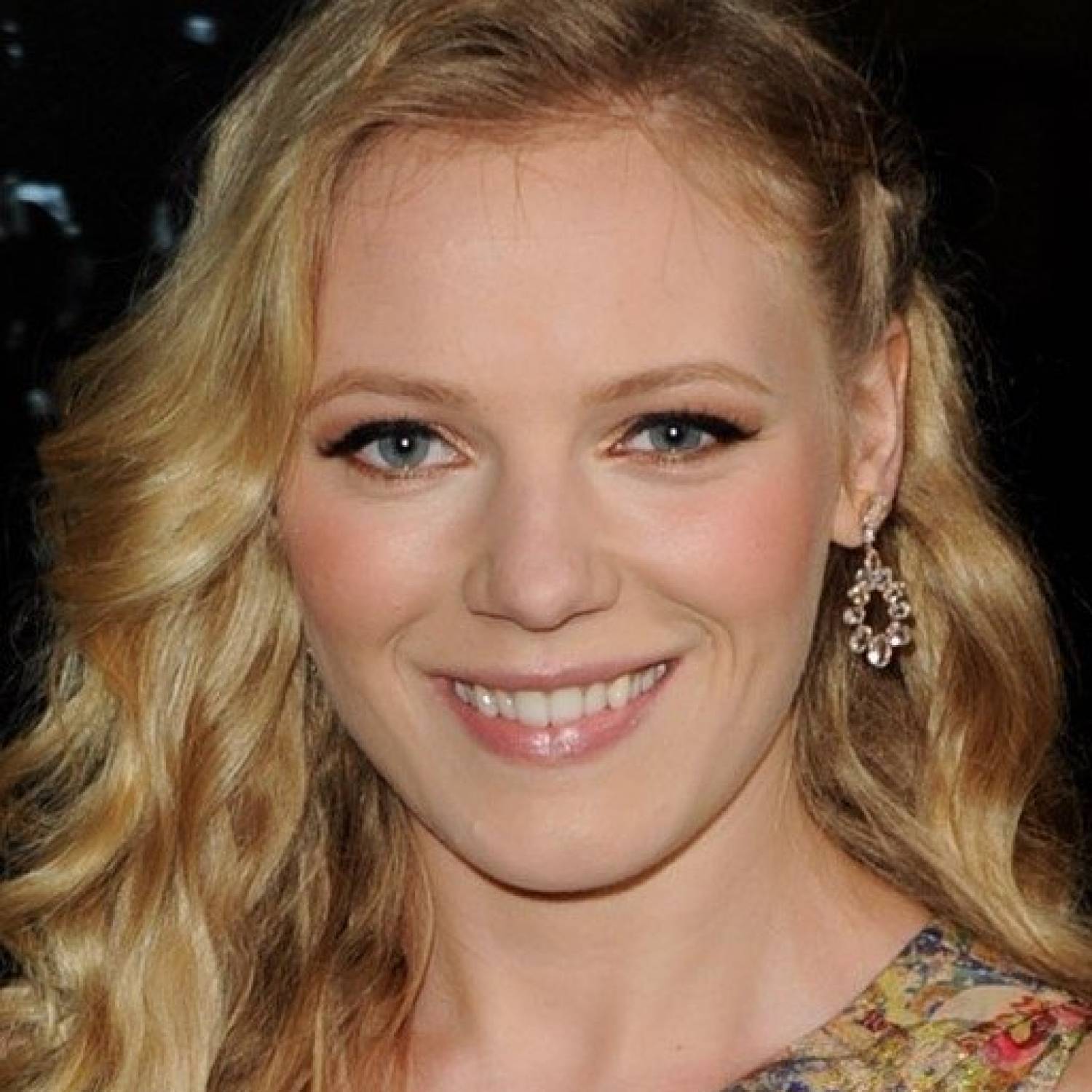 Emma Bell photo