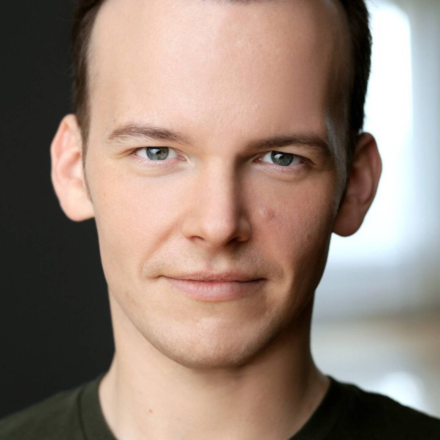 Lucas Dixon photo