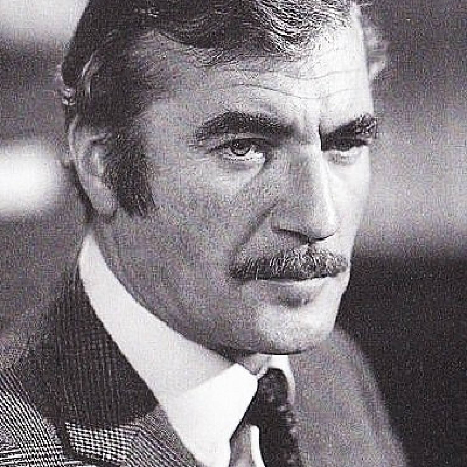 Nigel Davenport photo