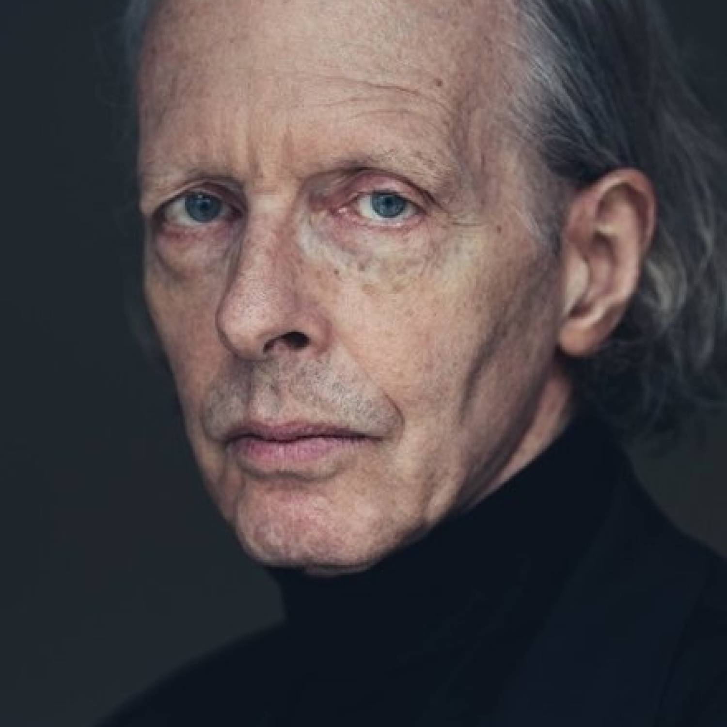 Geoffrey Carey photo