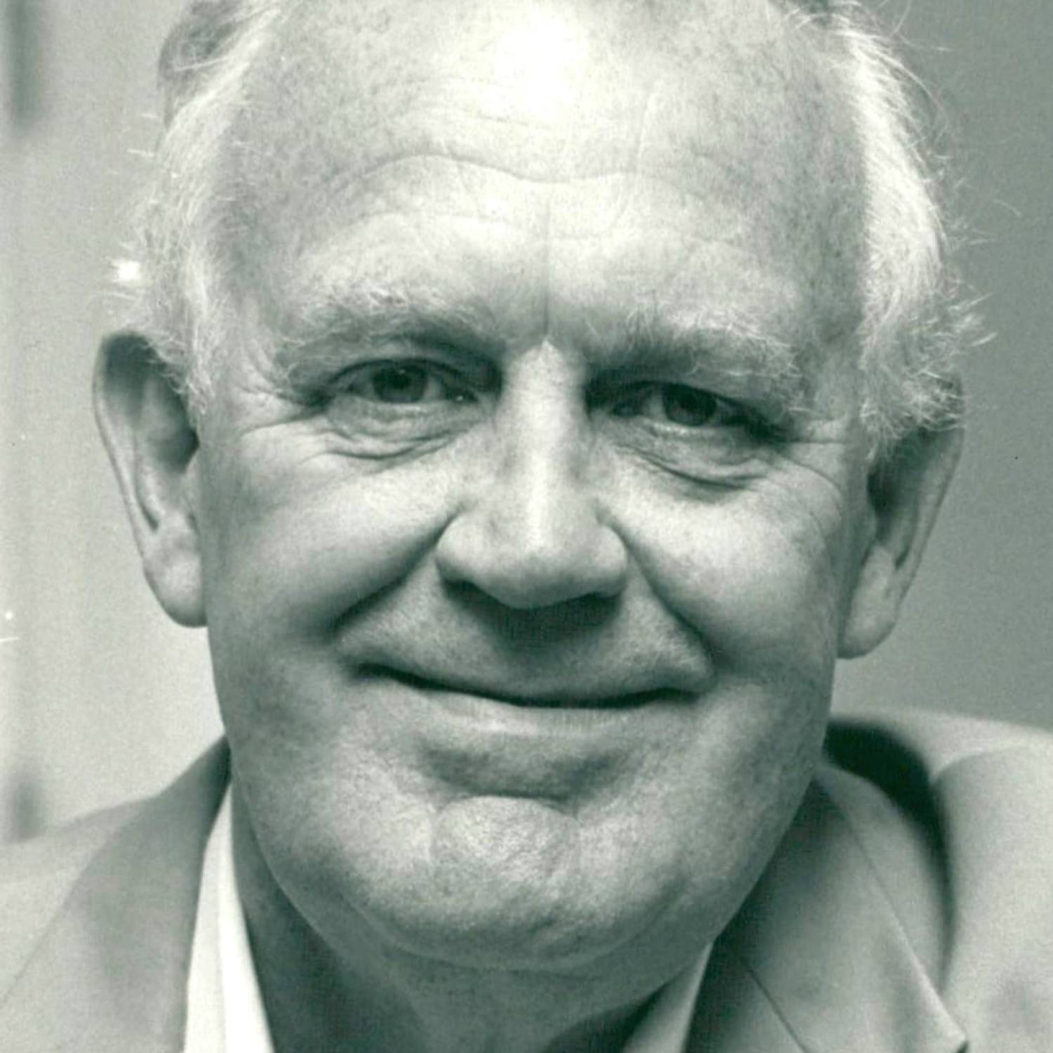 Joss Ackland photo