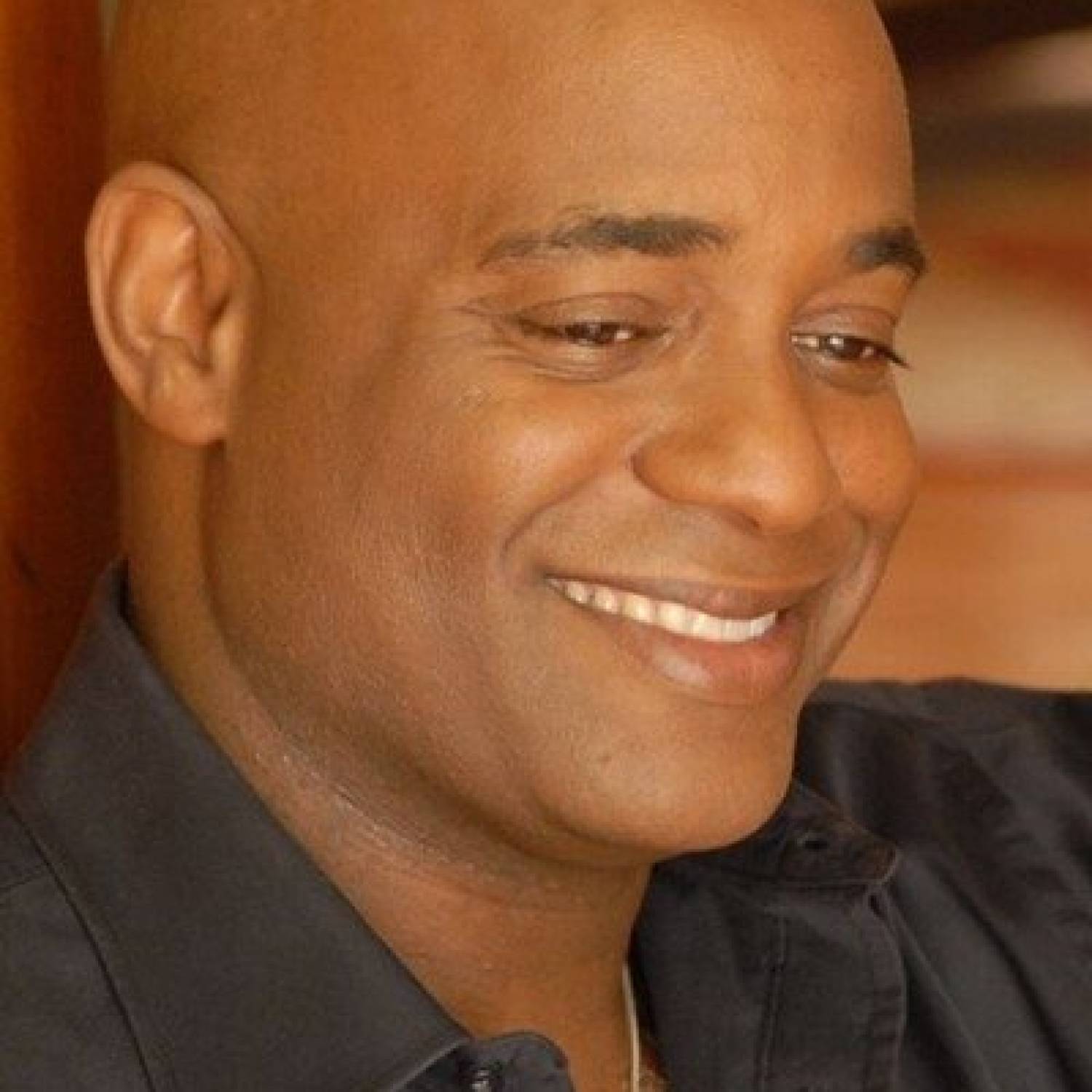 Dorian Holley photo