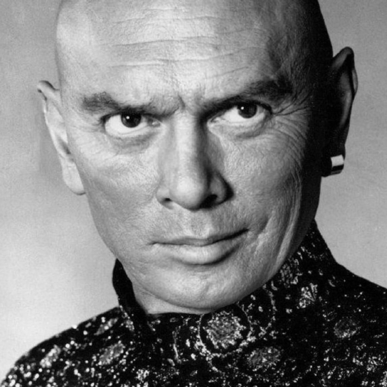 Yul Brynner photo