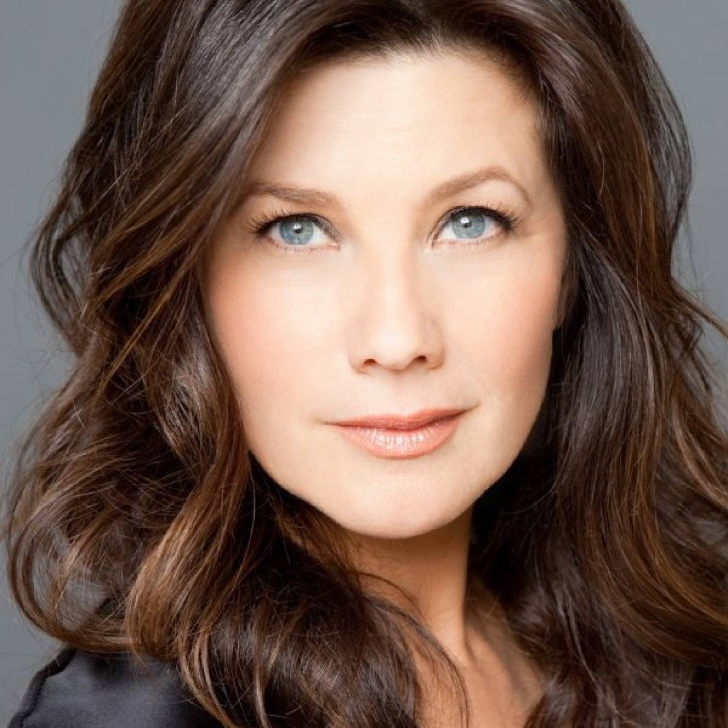 Daphne Zuniga photo