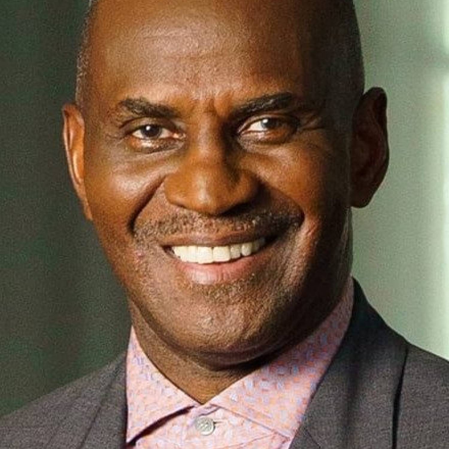 Julius Tennon photo