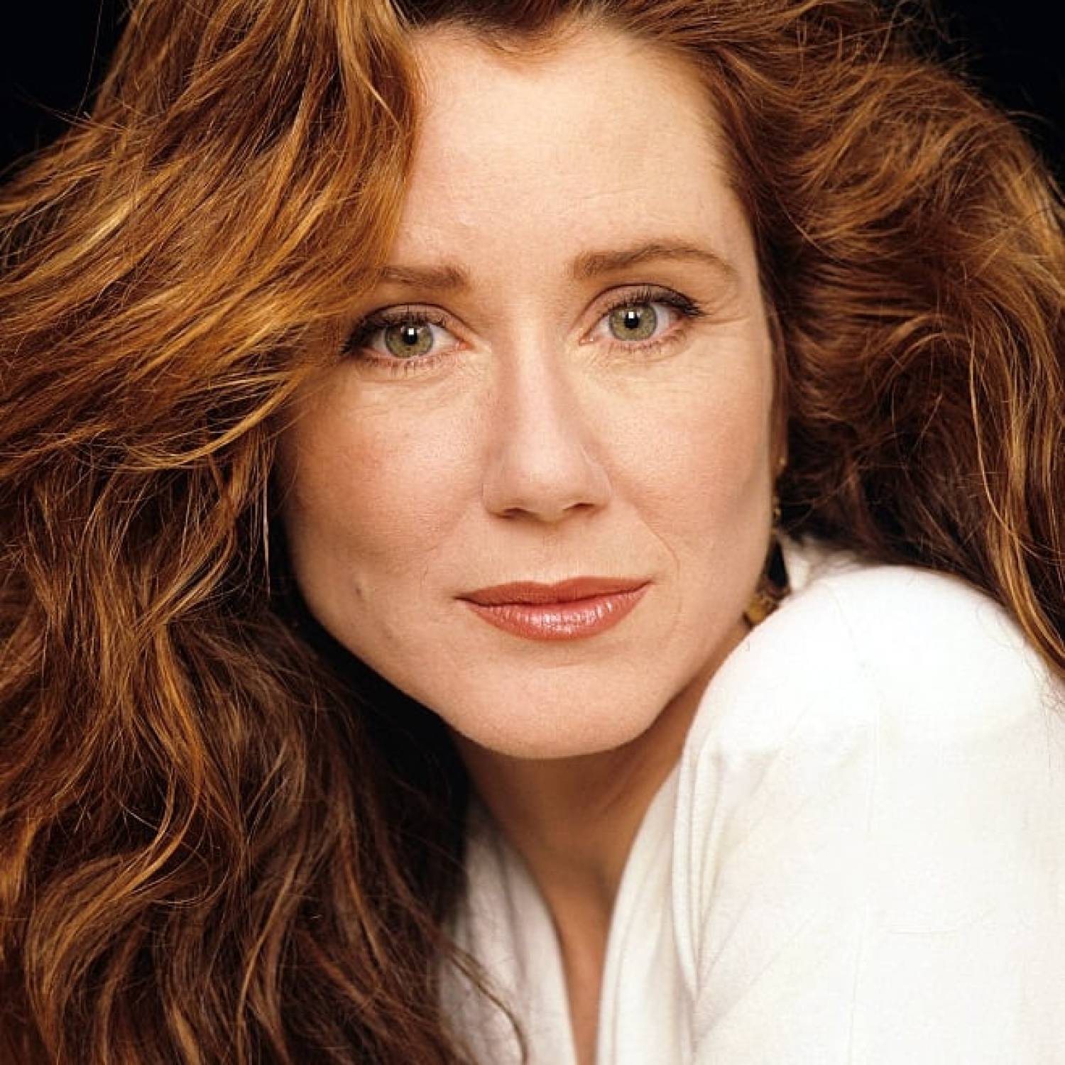 Mary McDonnell photo