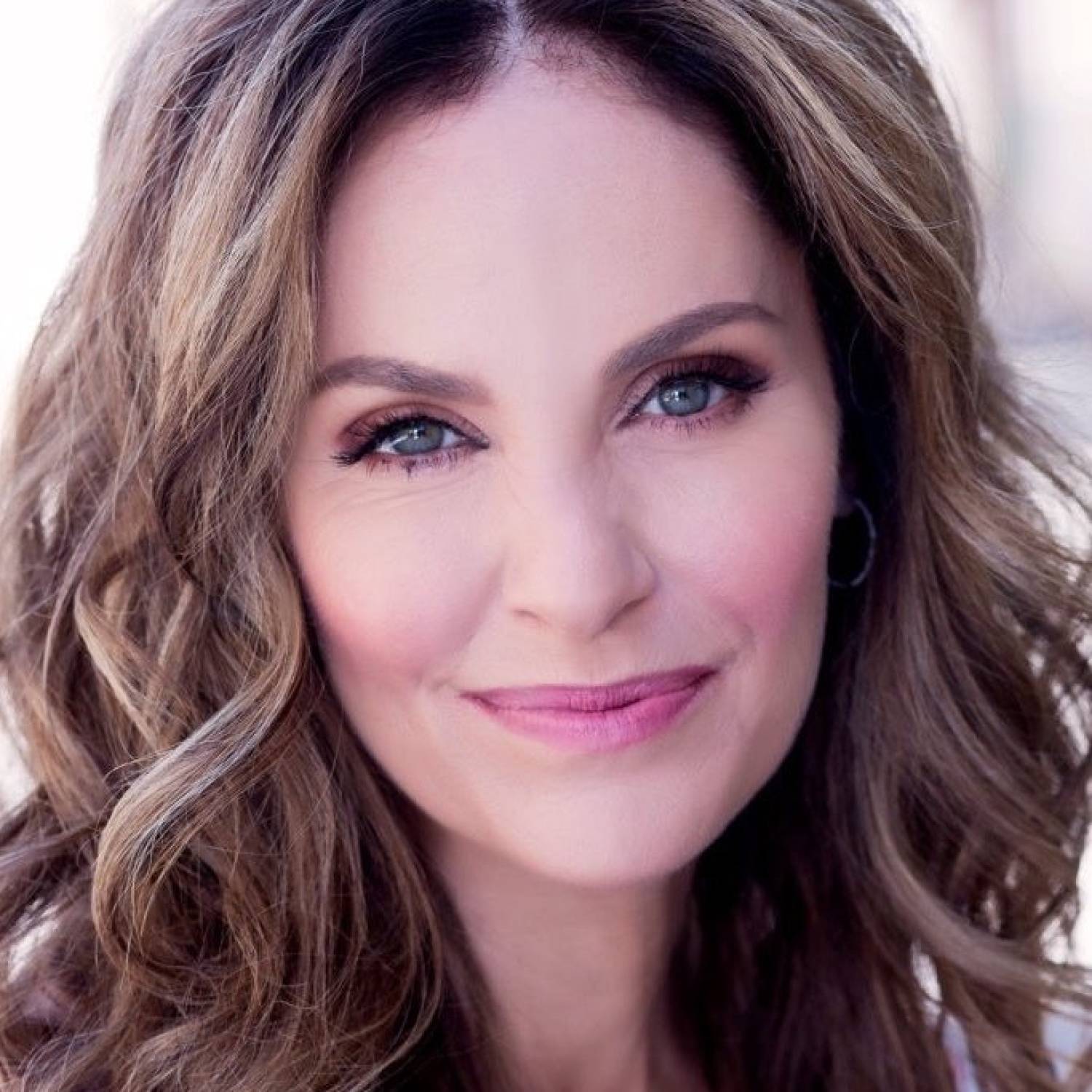 Amy Brenneman photo