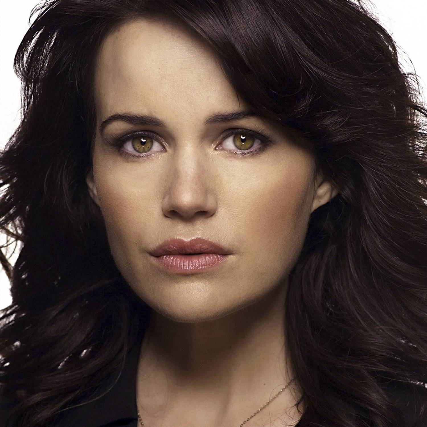 Carla Gugino photo