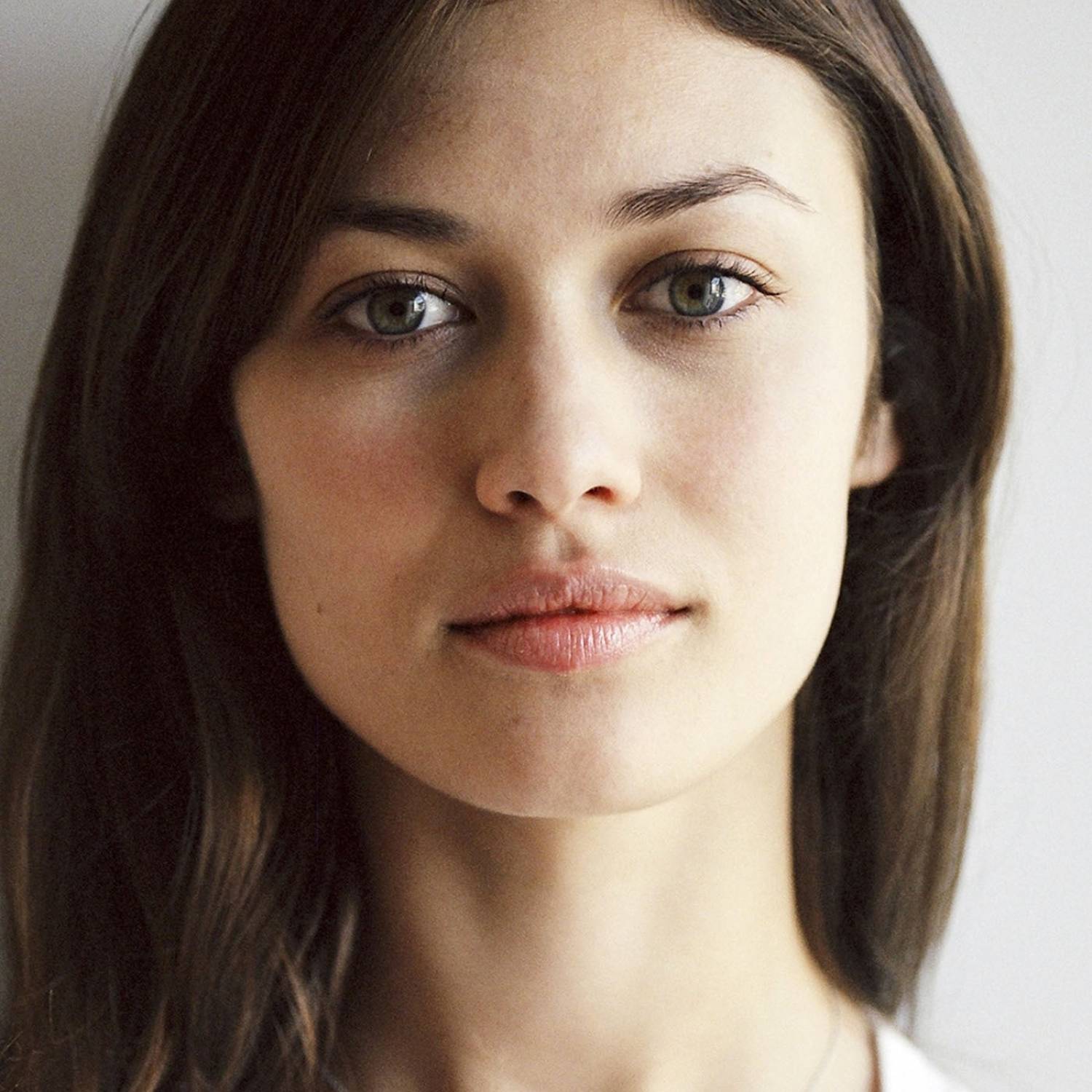 Olga Kurylenko photo