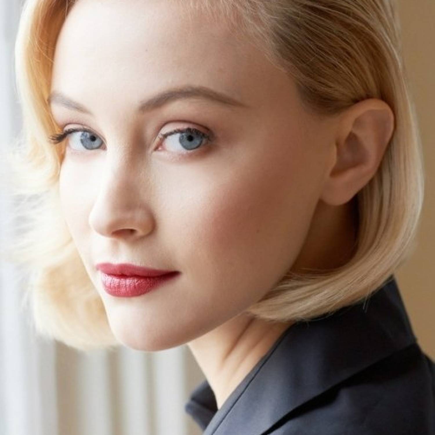 Sarah Gadon photo