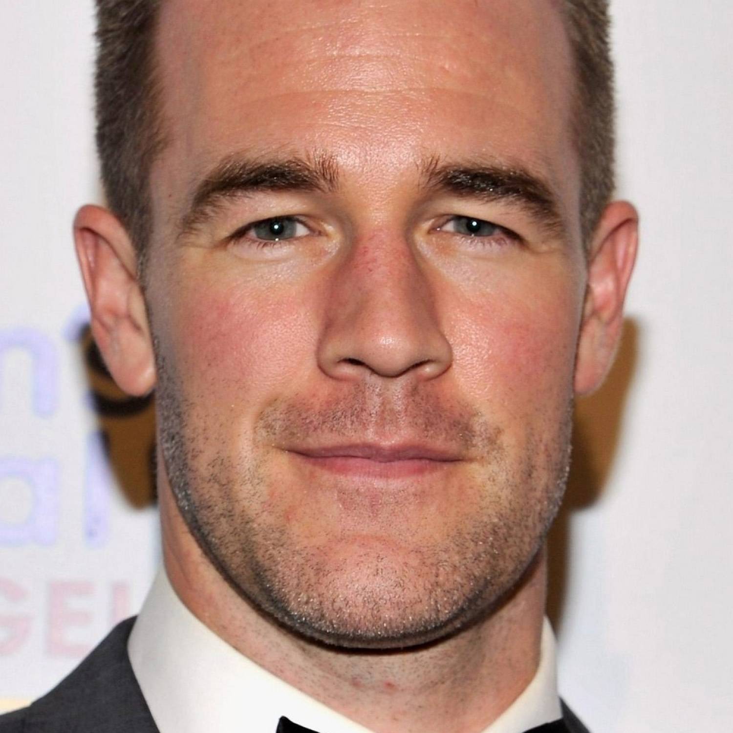 James Van Der Beek photo