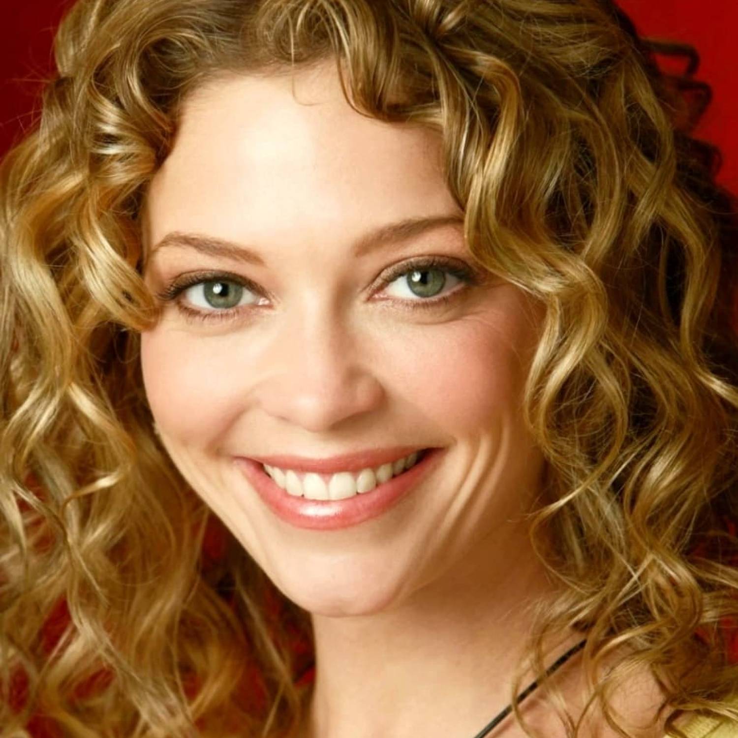 Amanda Detmer photo