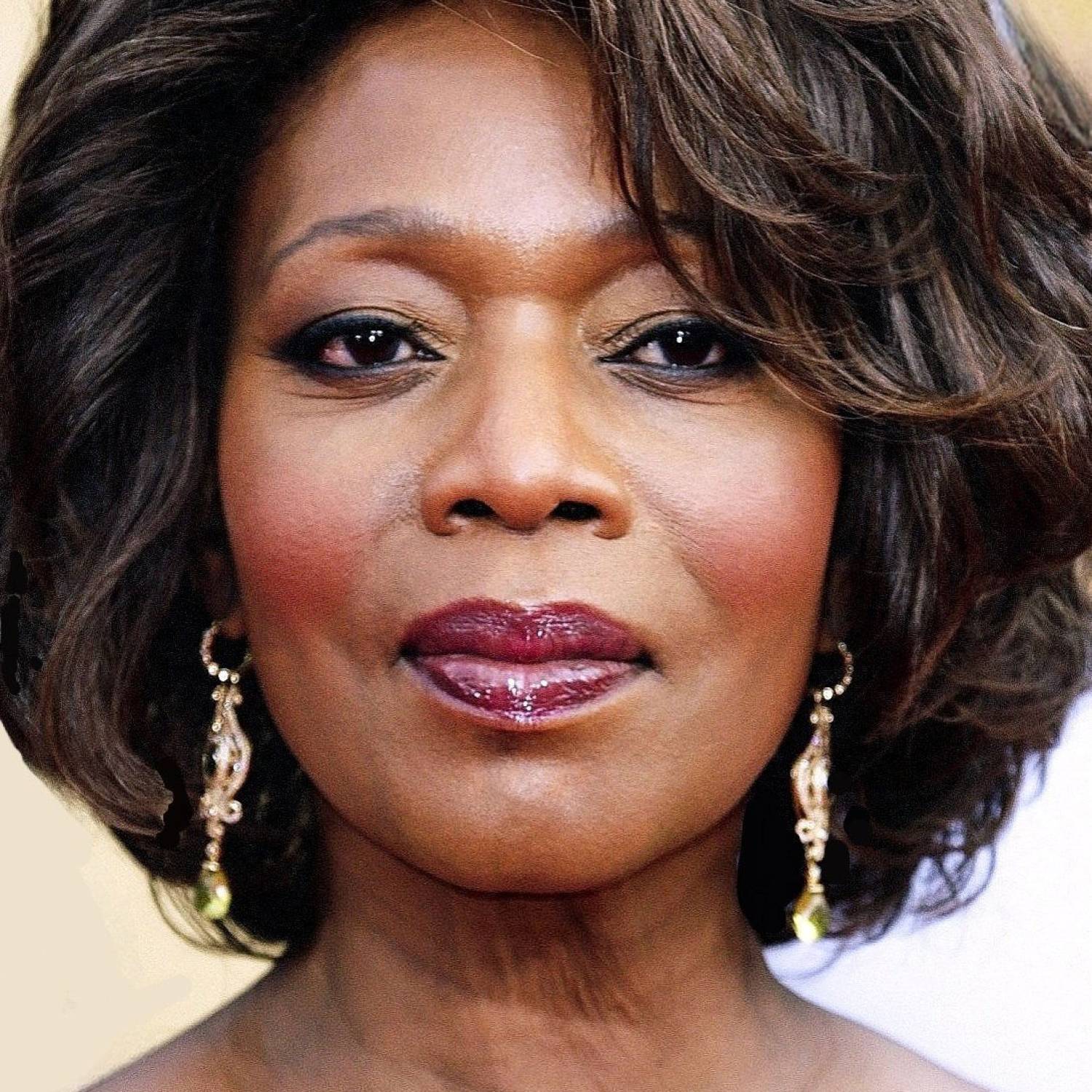 Alfre Woodard photo