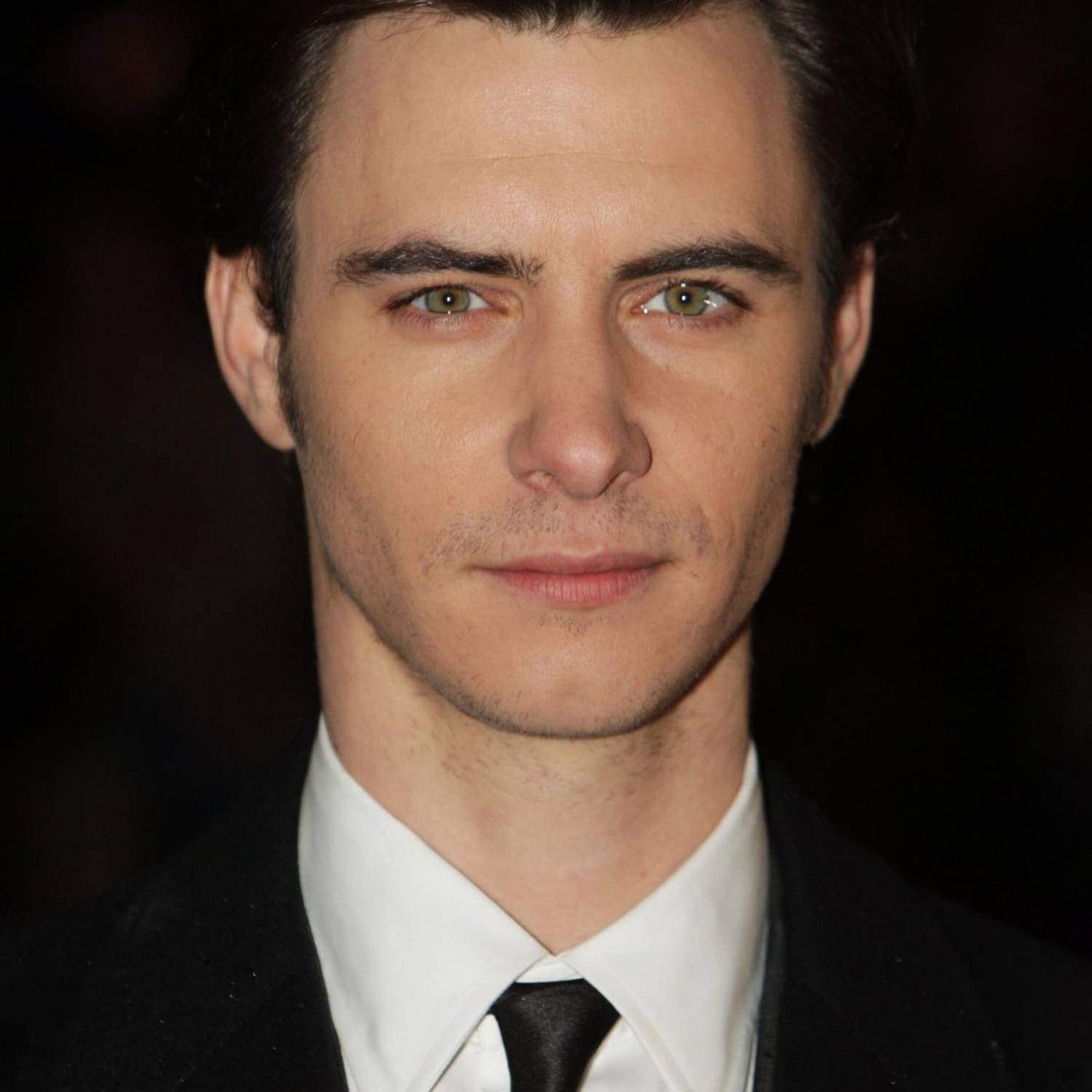 Harry Lloyd photo