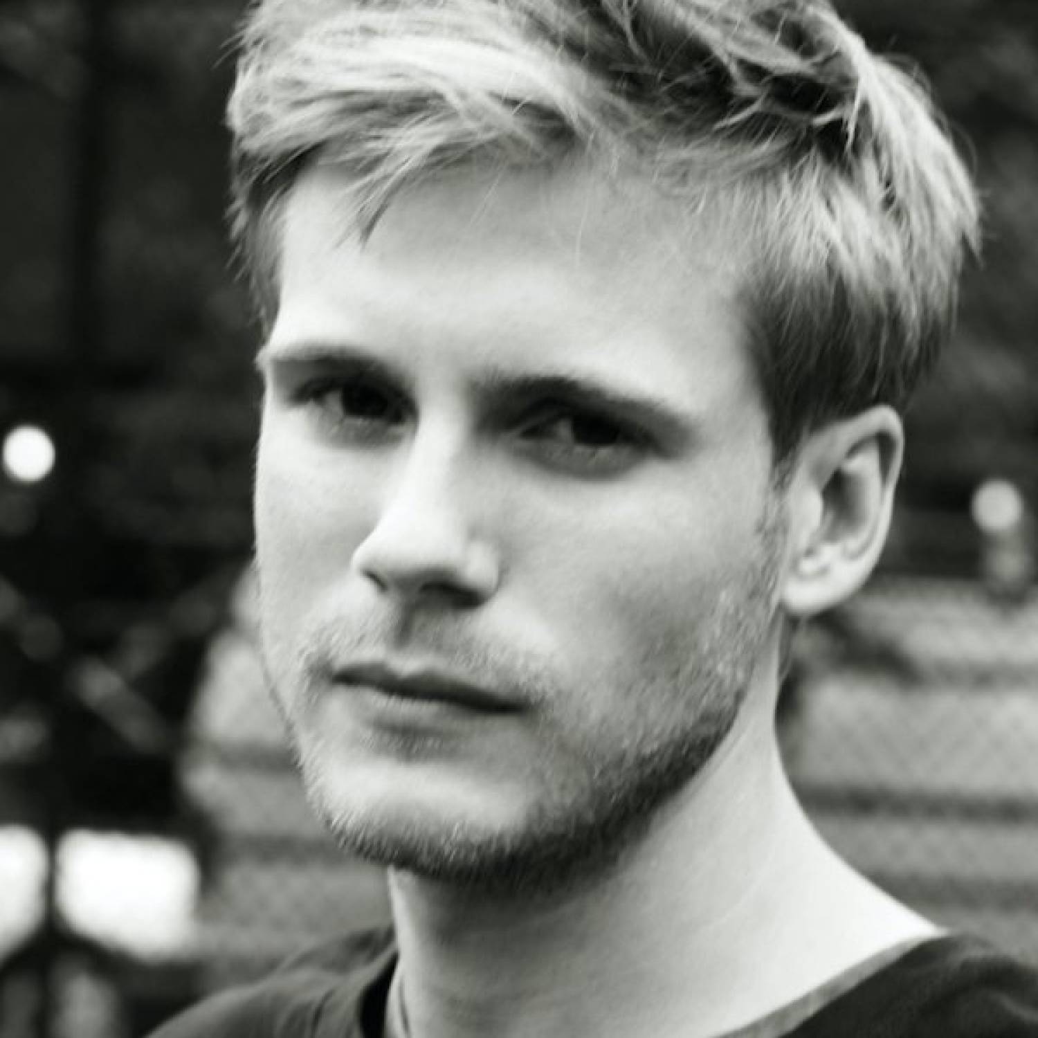 Zachary Booth photo
