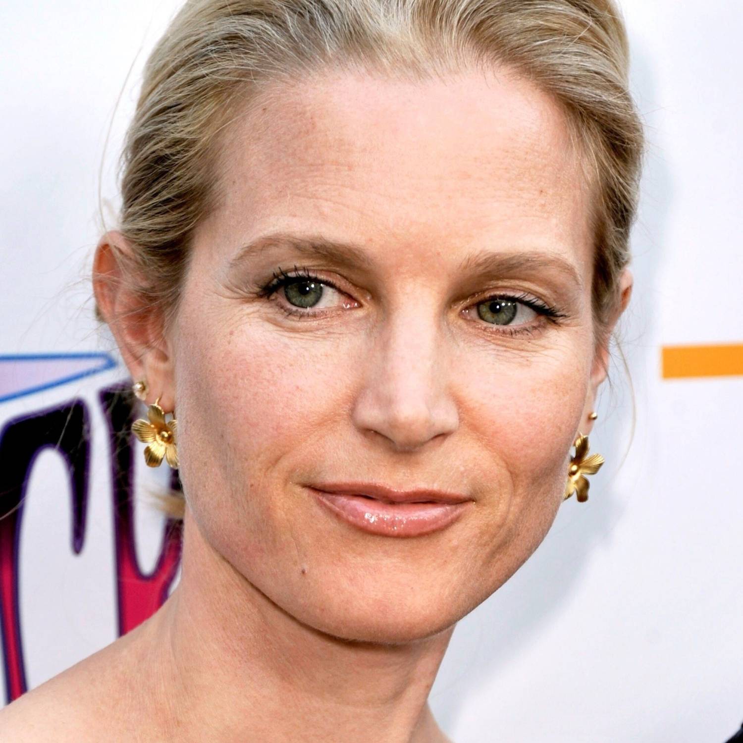 Bridget Fonda photo