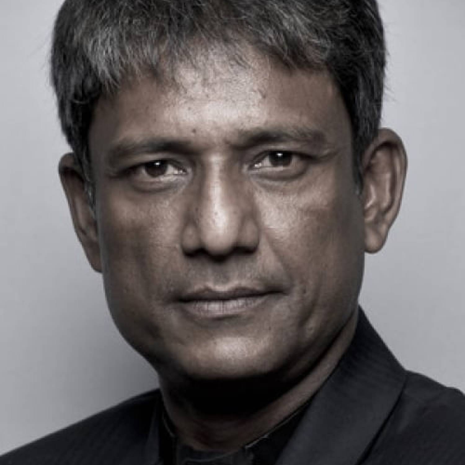 Adil Hussain photo