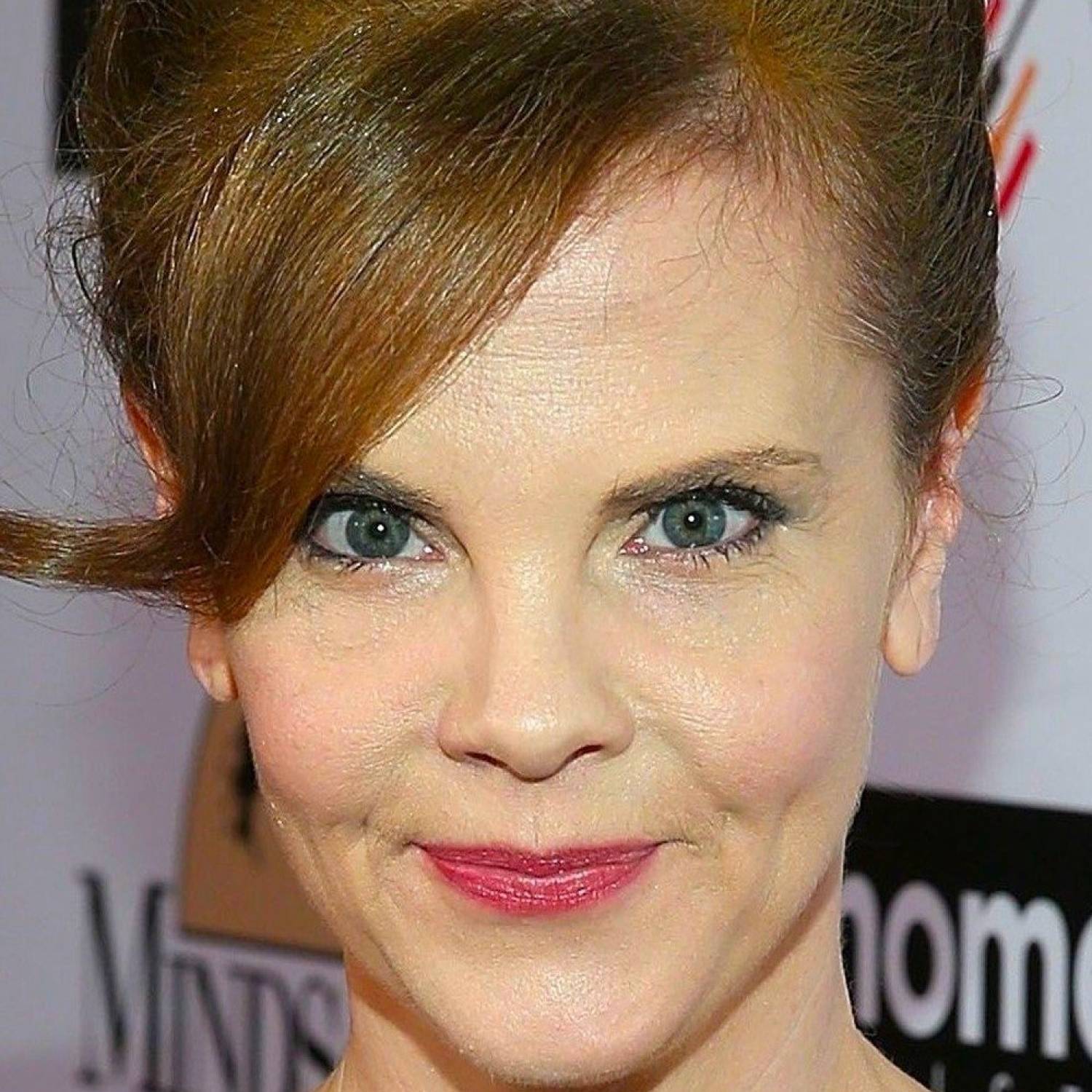 Kiersten Warren photo