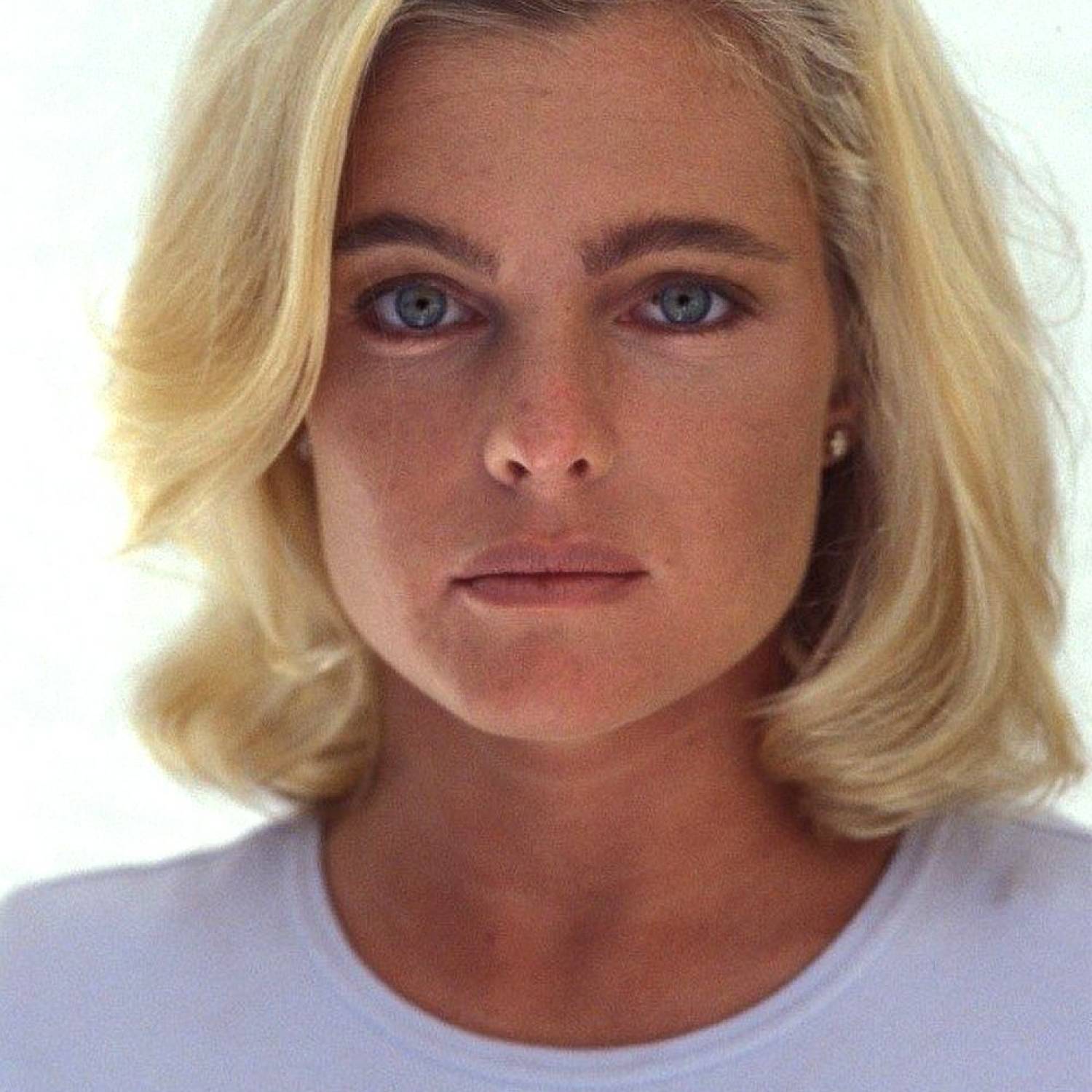 Erika Eleniak photo