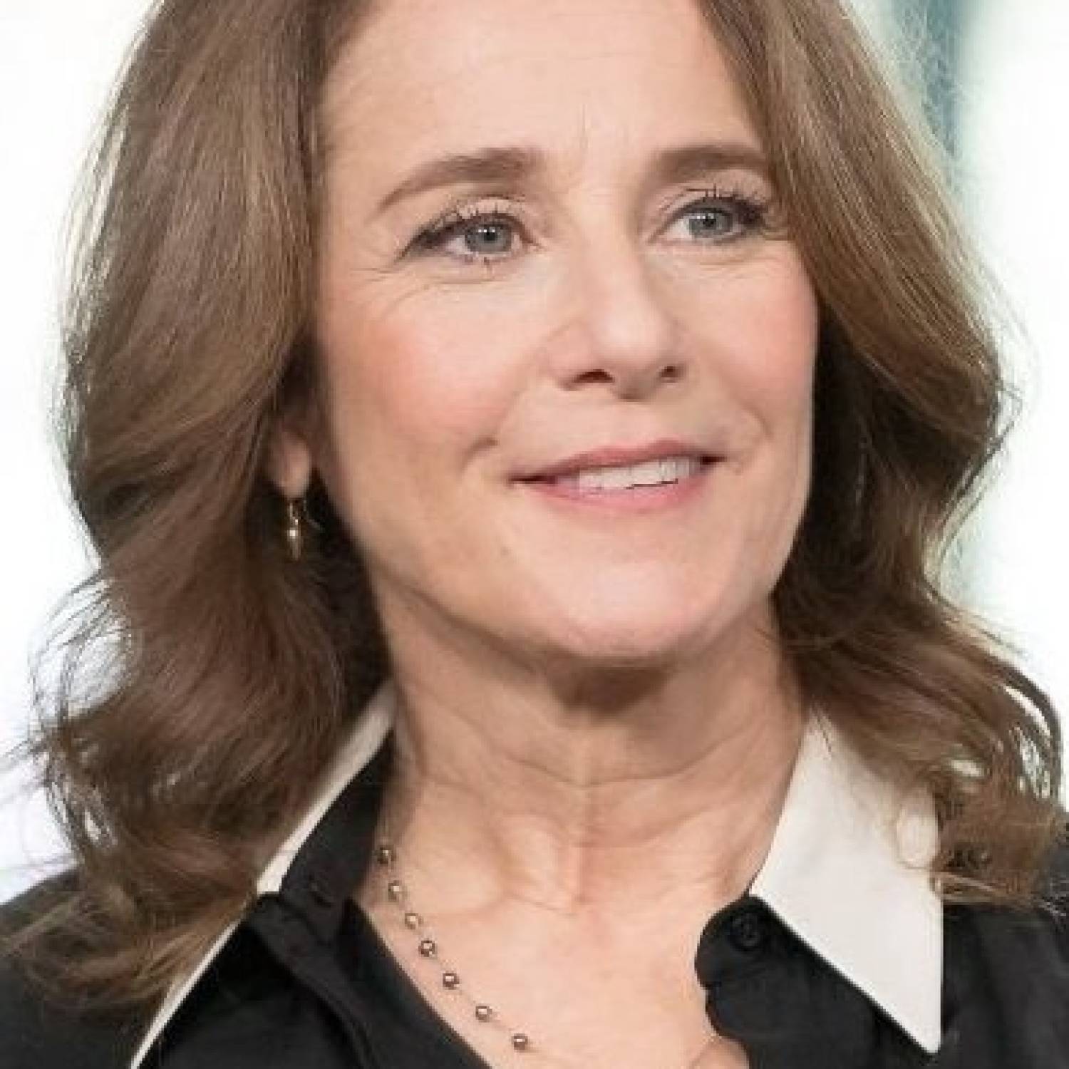 Debra Winger photo