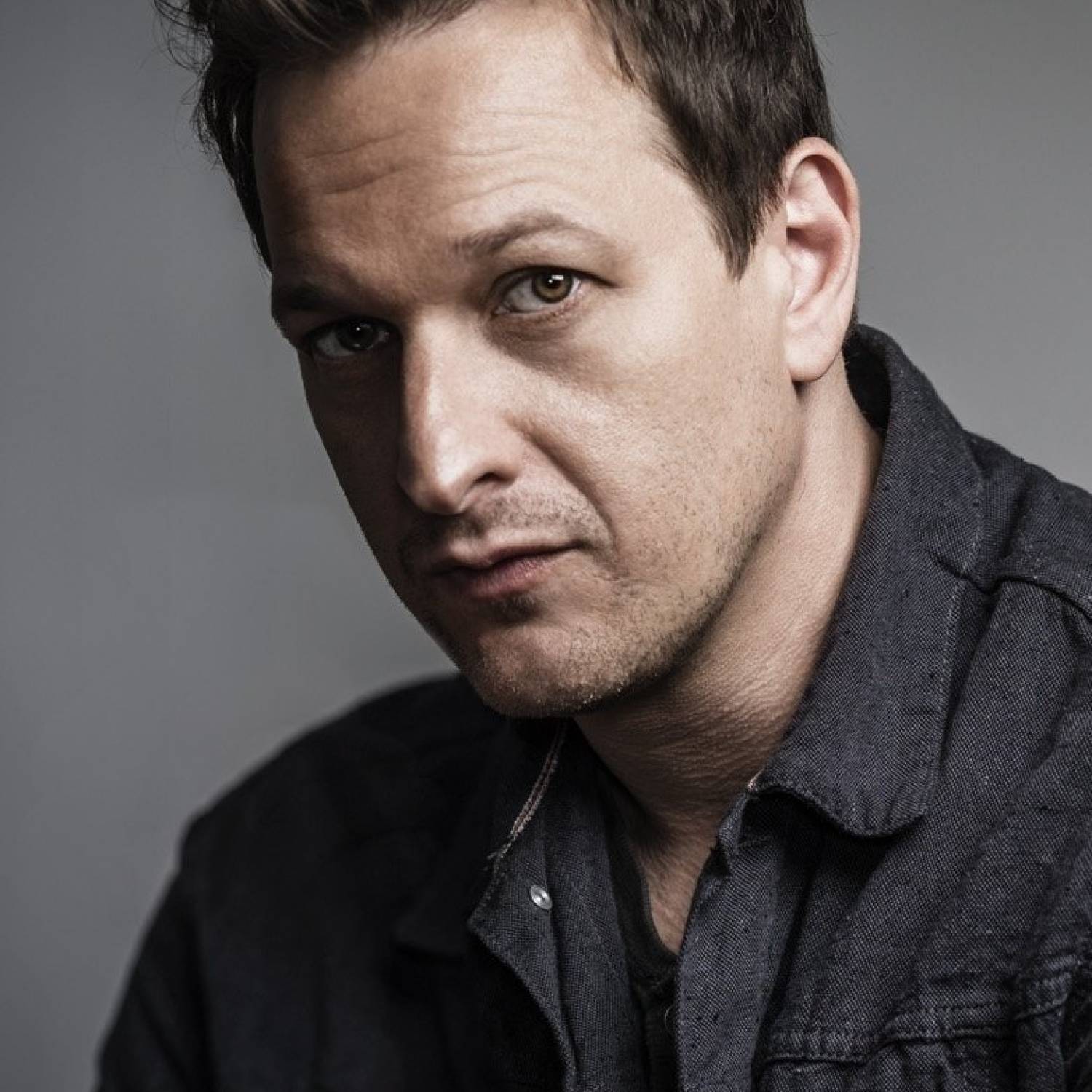 Josh Charles photo