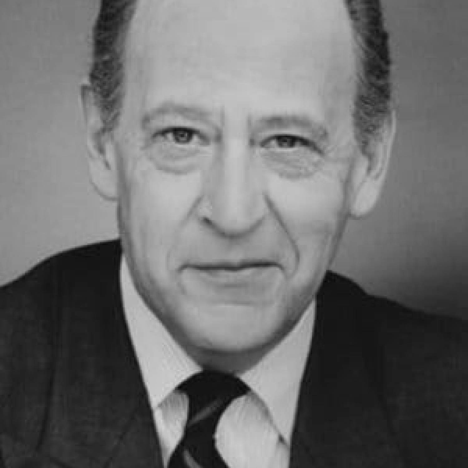 Earl Boen photo
