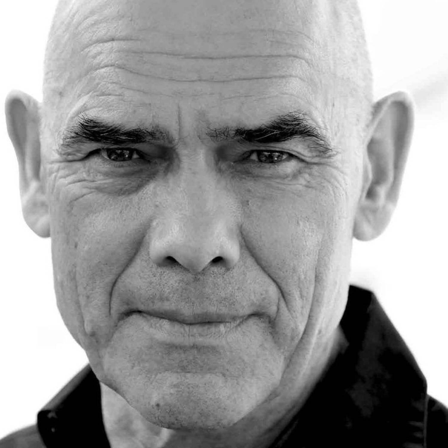 Peter Guinness photo
