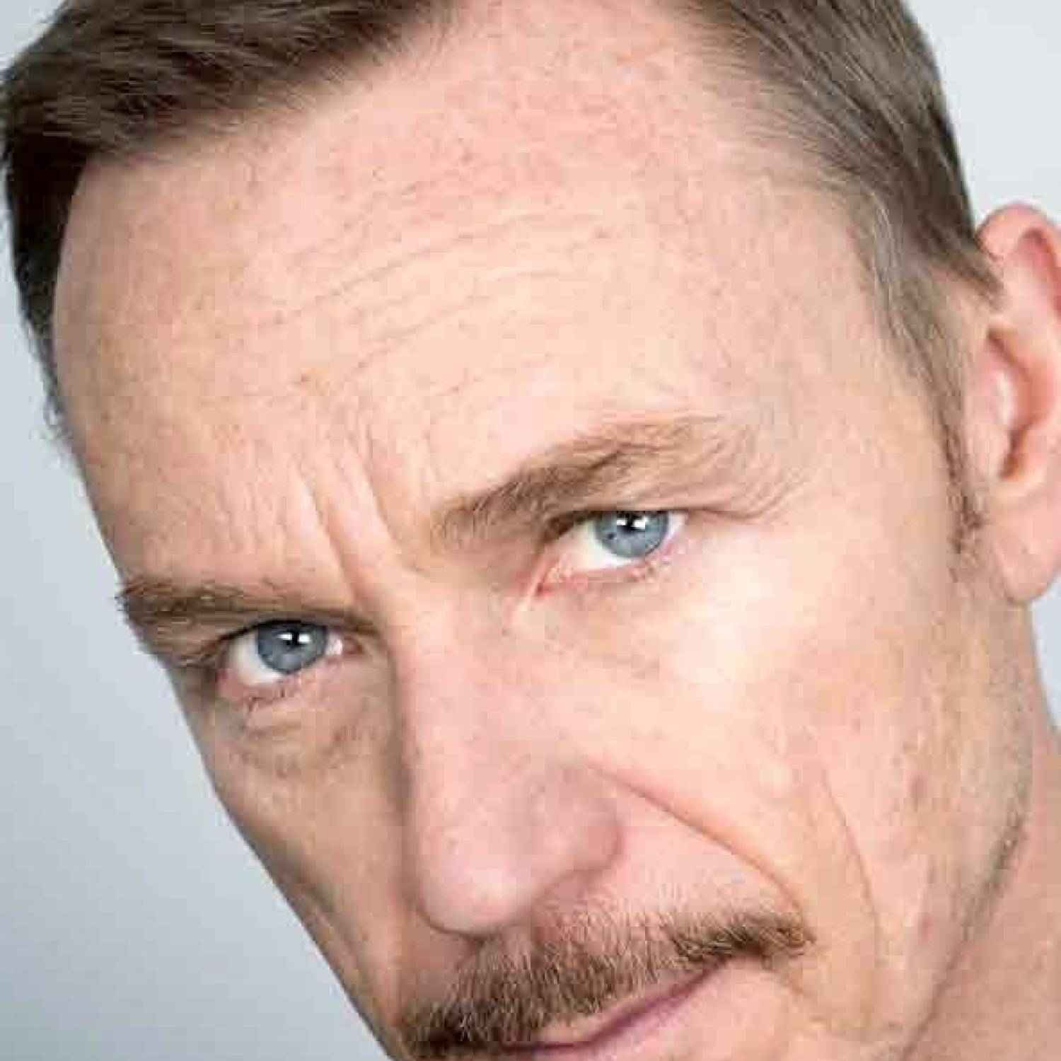 Ben Daniels photo