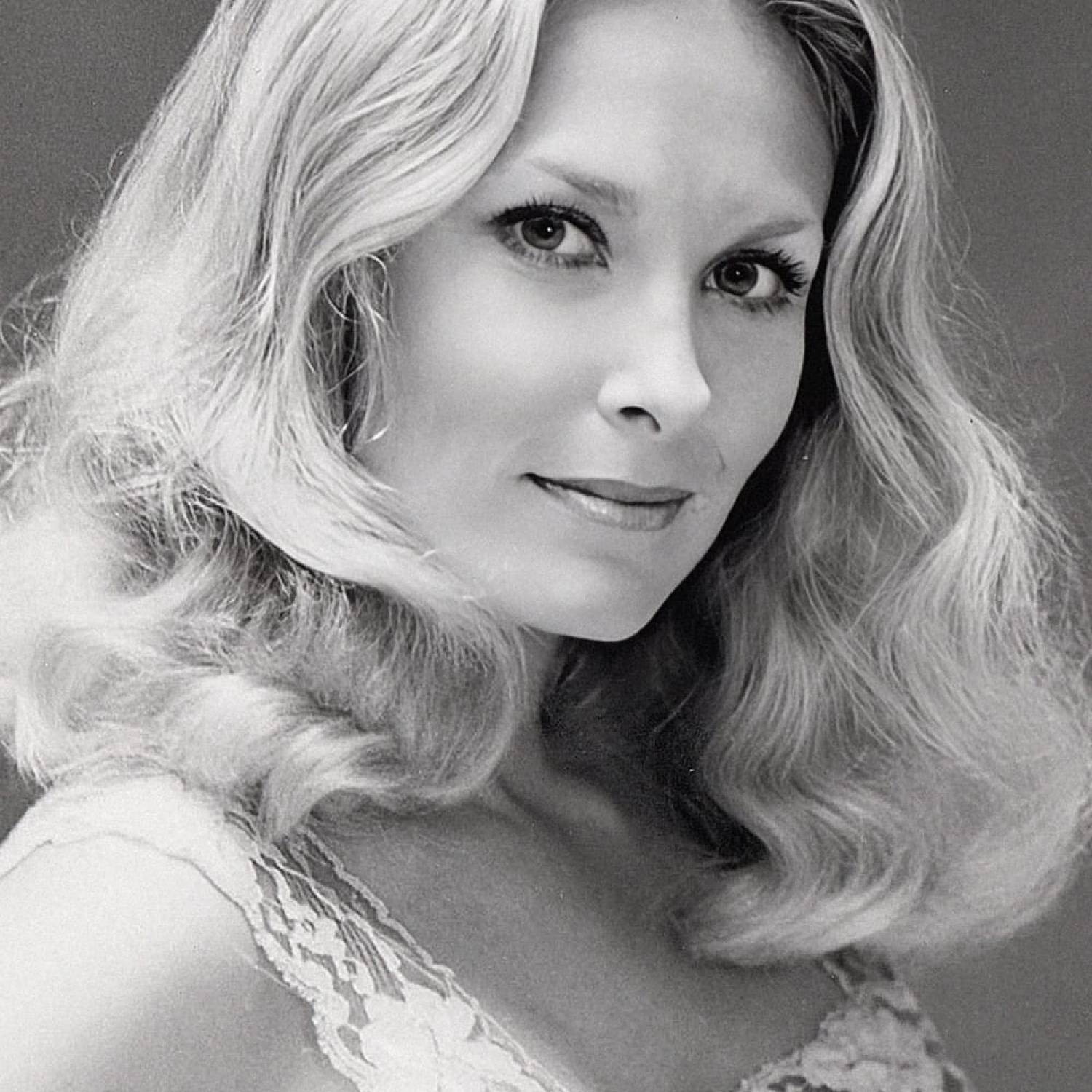 Marilyn Burns photo