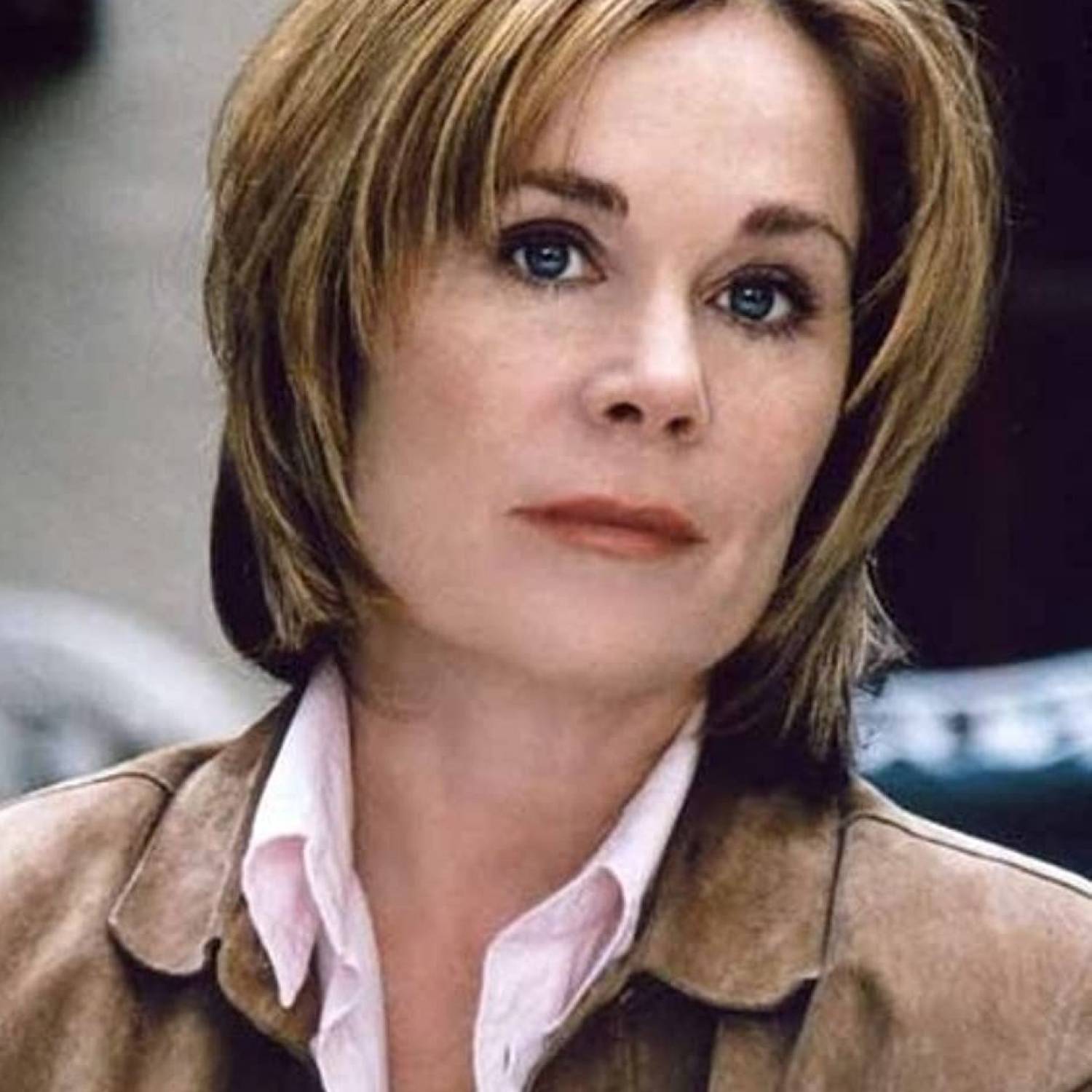 Roxanne Hart photo