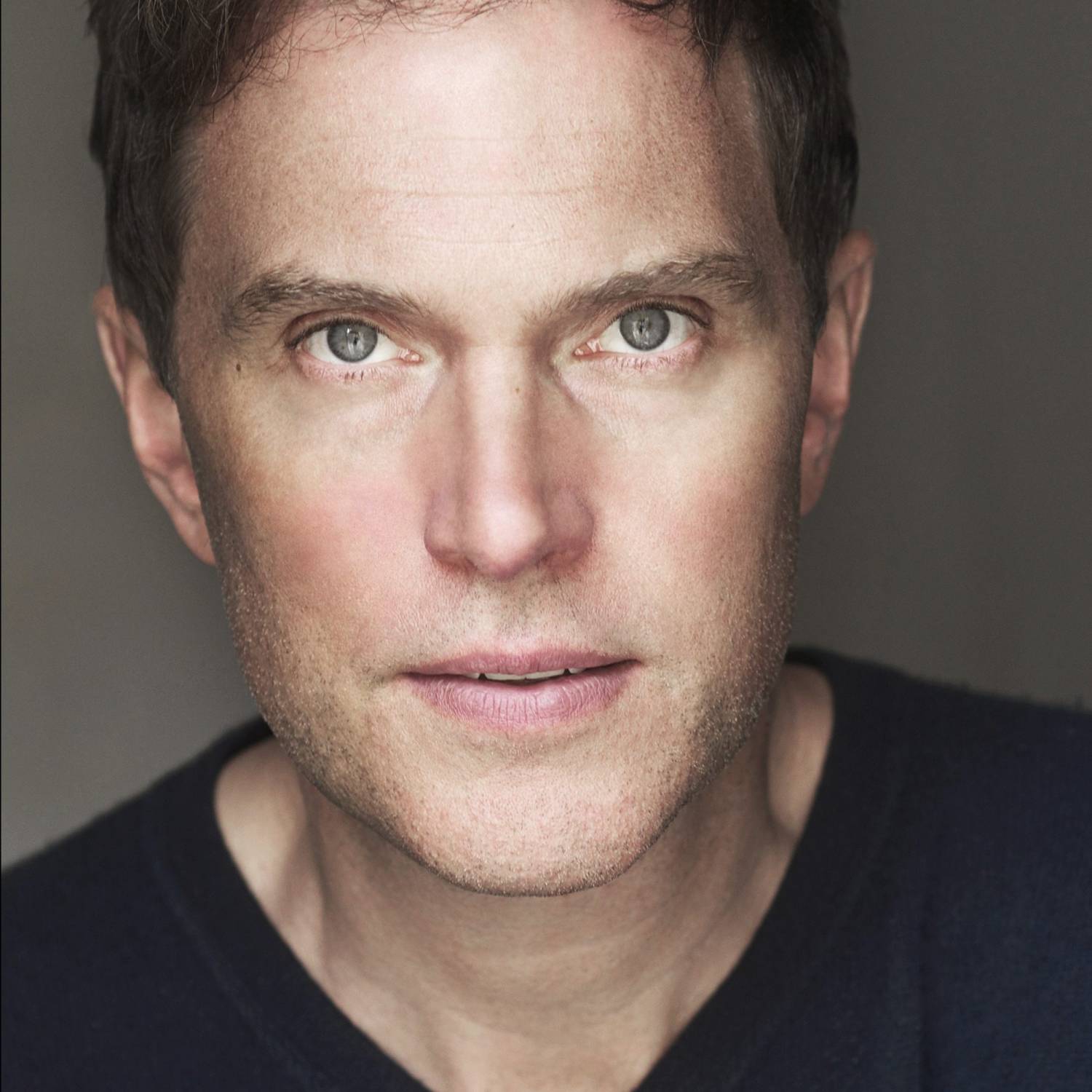 Daniel Lapaine photo